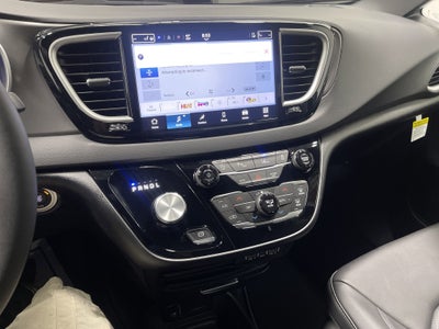 2025 Chrysler Voyager VOYAGER LX