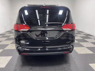 2025 Chrysler Voyager VOYAGER LX