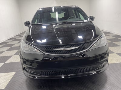 2025 Chrysler Voyager VOYAGER LX