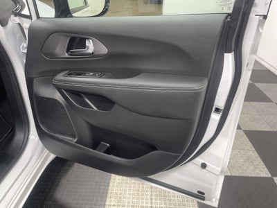 2026 Chrysler Pacifica PACIFICA SELECT AWD