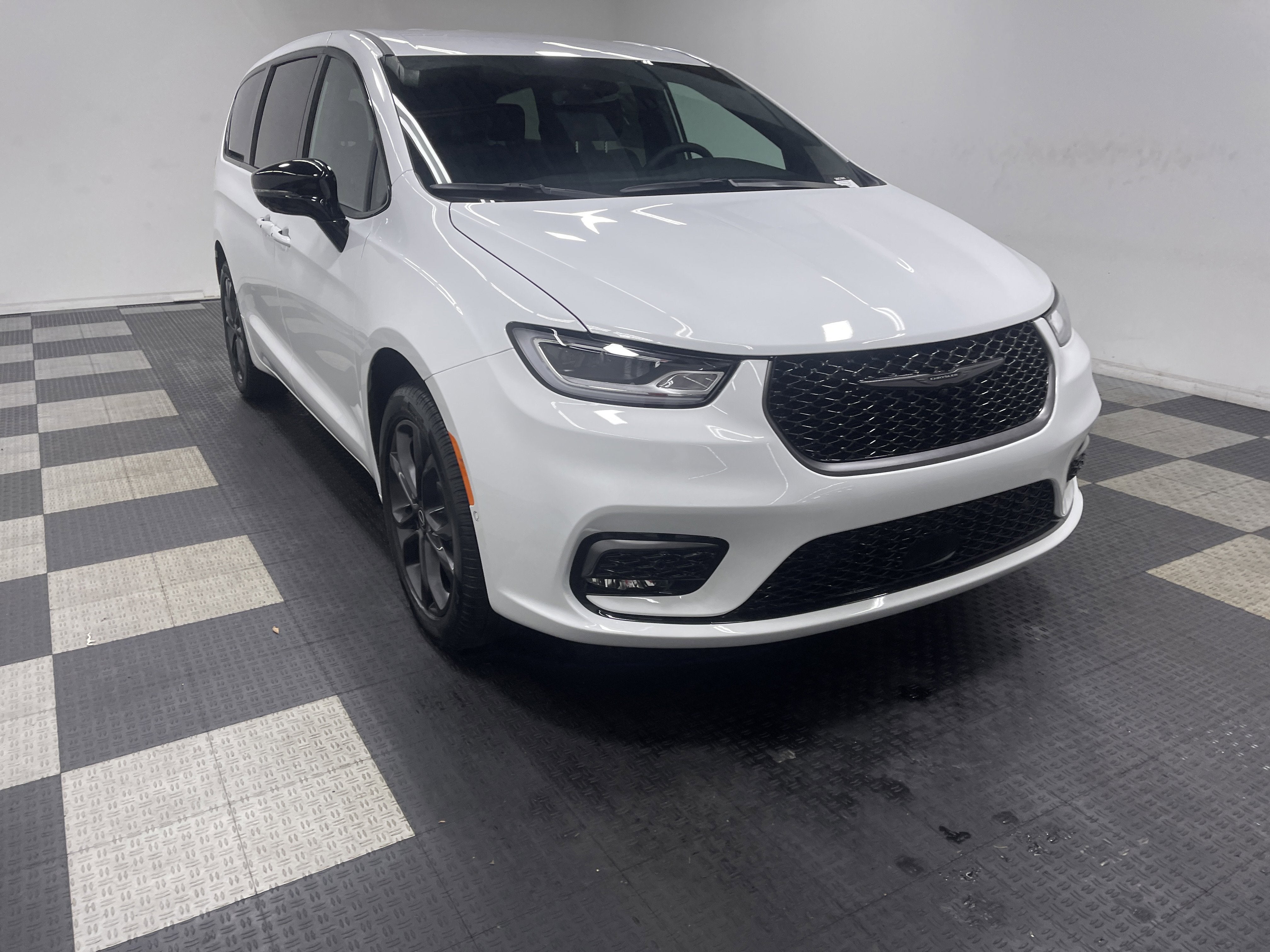 2026 Chrysler Pacifica PACIFICA SELECT AWD