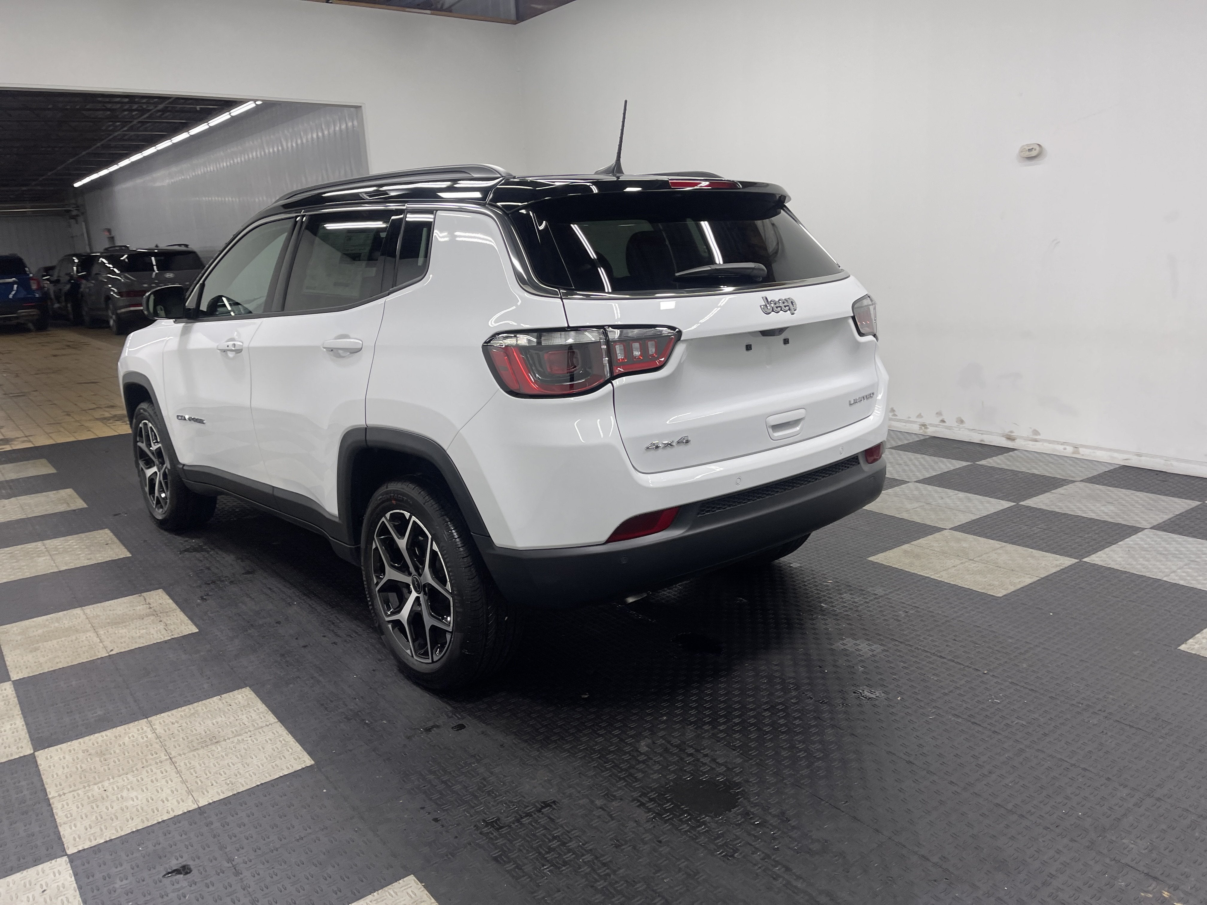 2026 Jeep Compass COMPASS LIMITED 4X4
