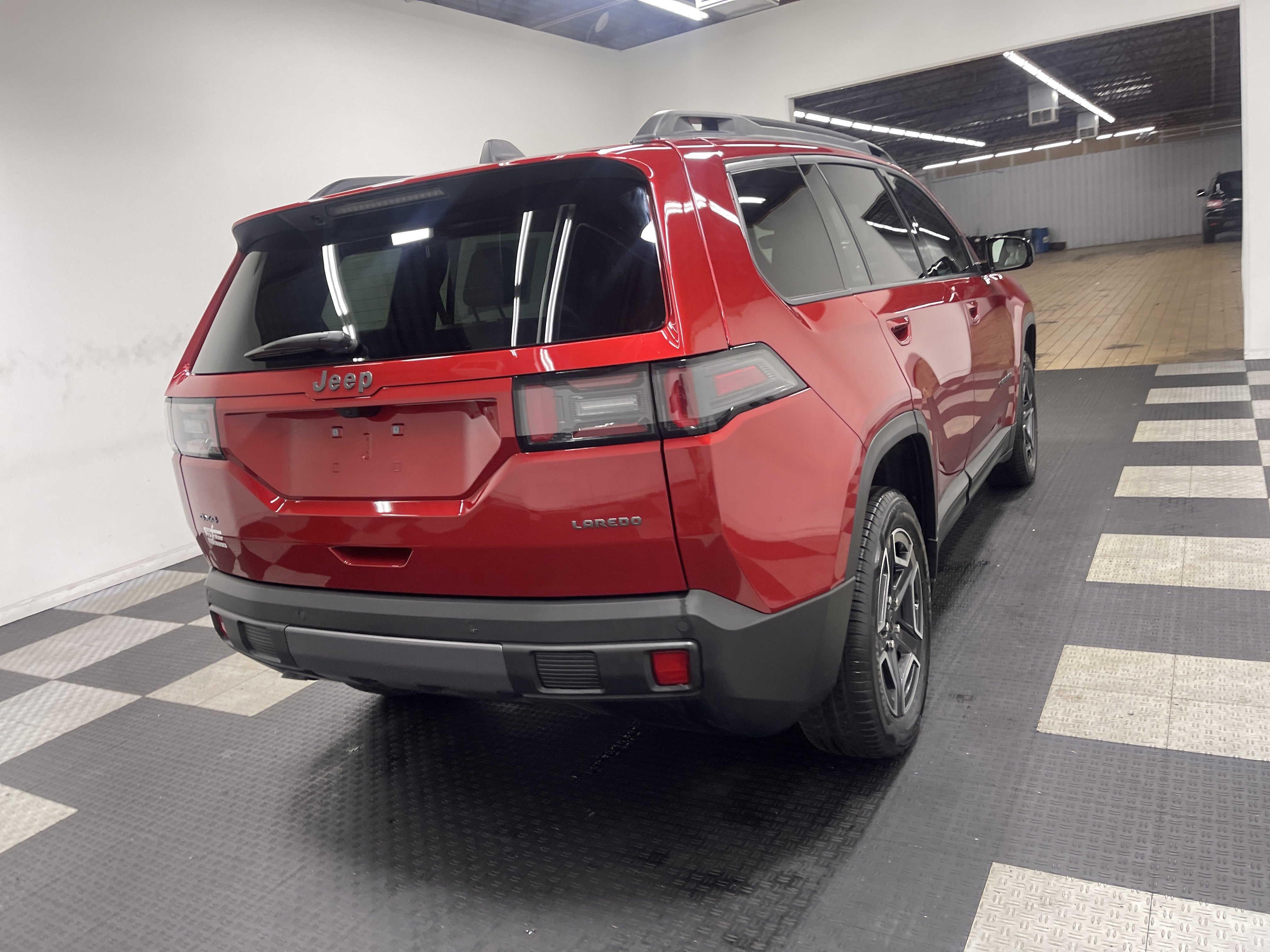 2026 Jeep Cherokee CHEROKEE LAREDO 4X4