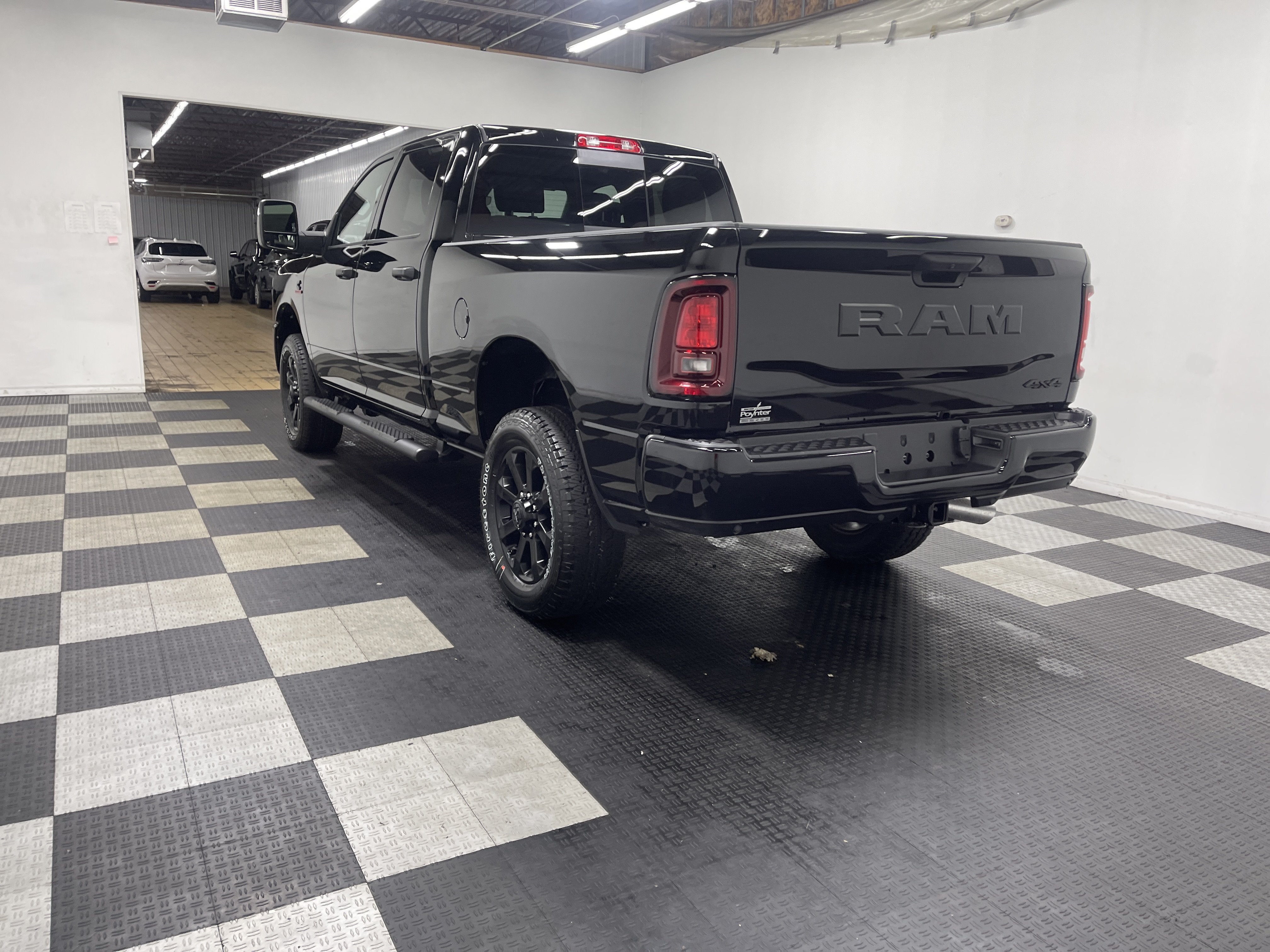 2026 RAM Ram 2500 RAM 2500 BLACK EXPRESS CREW CAB 4X4 6'4' BOX
