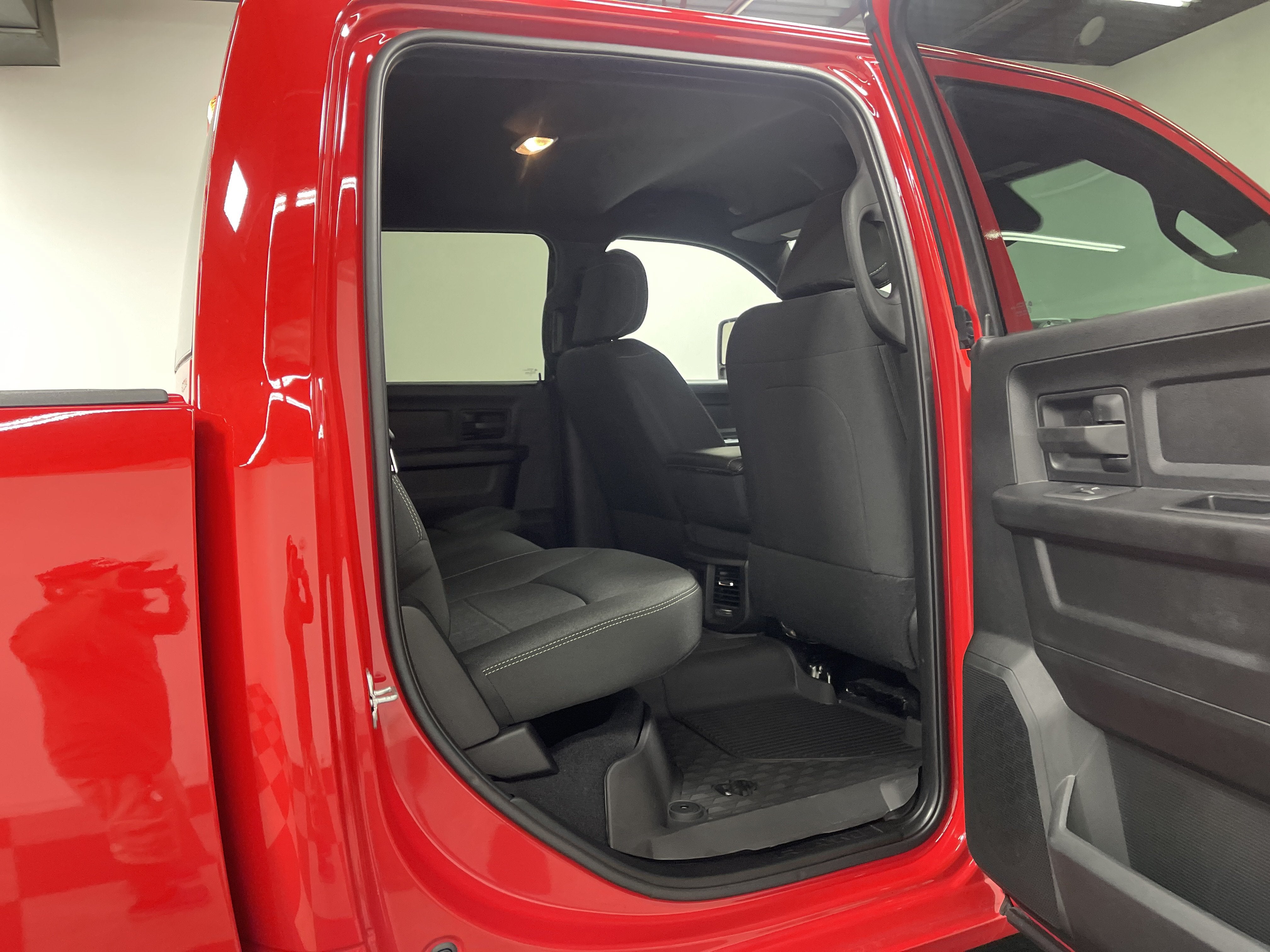 2026 RAM Ram 2500 RAM 2500 BLACK EXPRESS CREW CAB 4X4 6'4' BOX