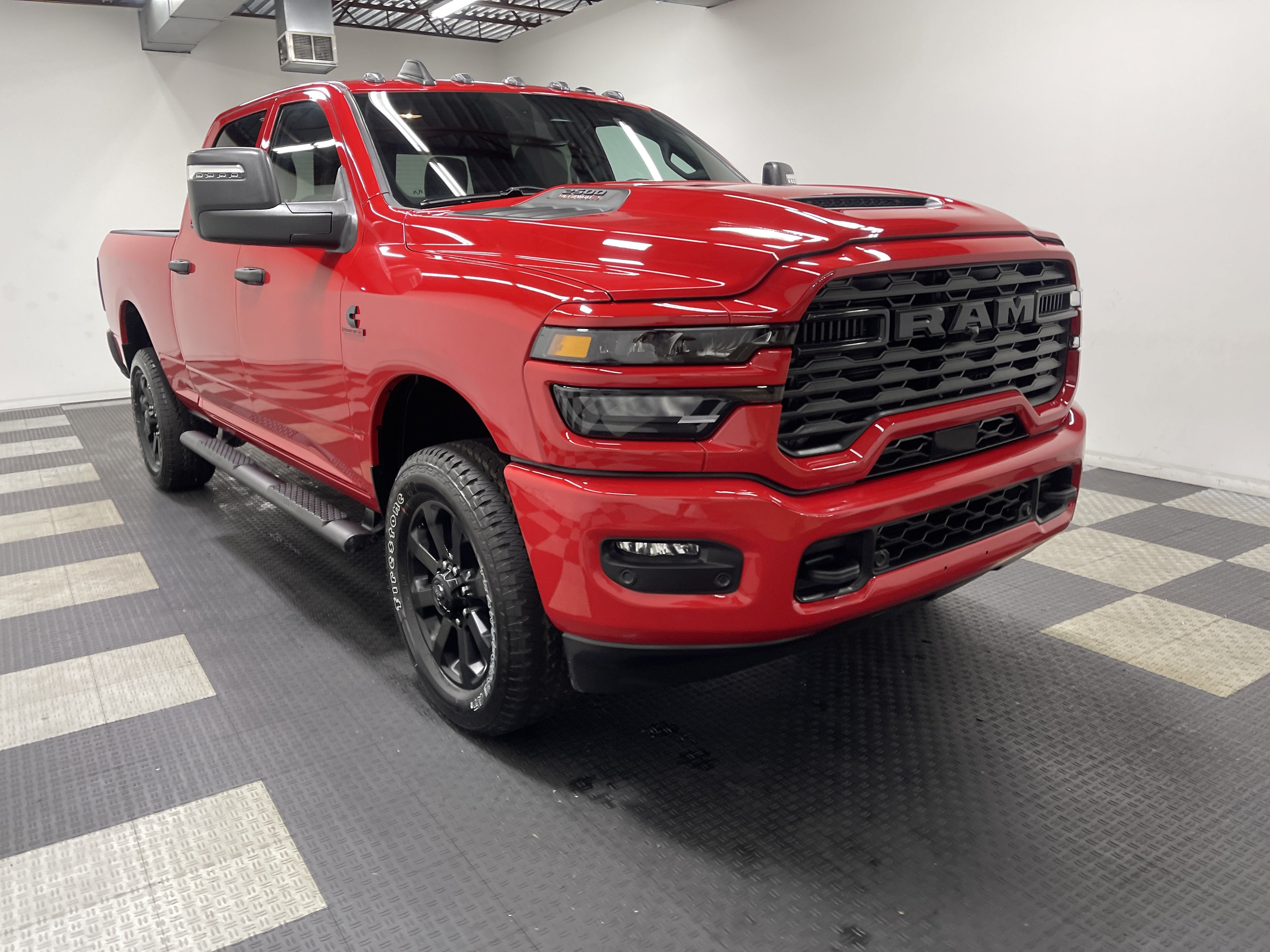 2026 RAM Ram 2500 RAM 2500 BLACK EXPRESS CREW CAB 4X4 6'4' BOX