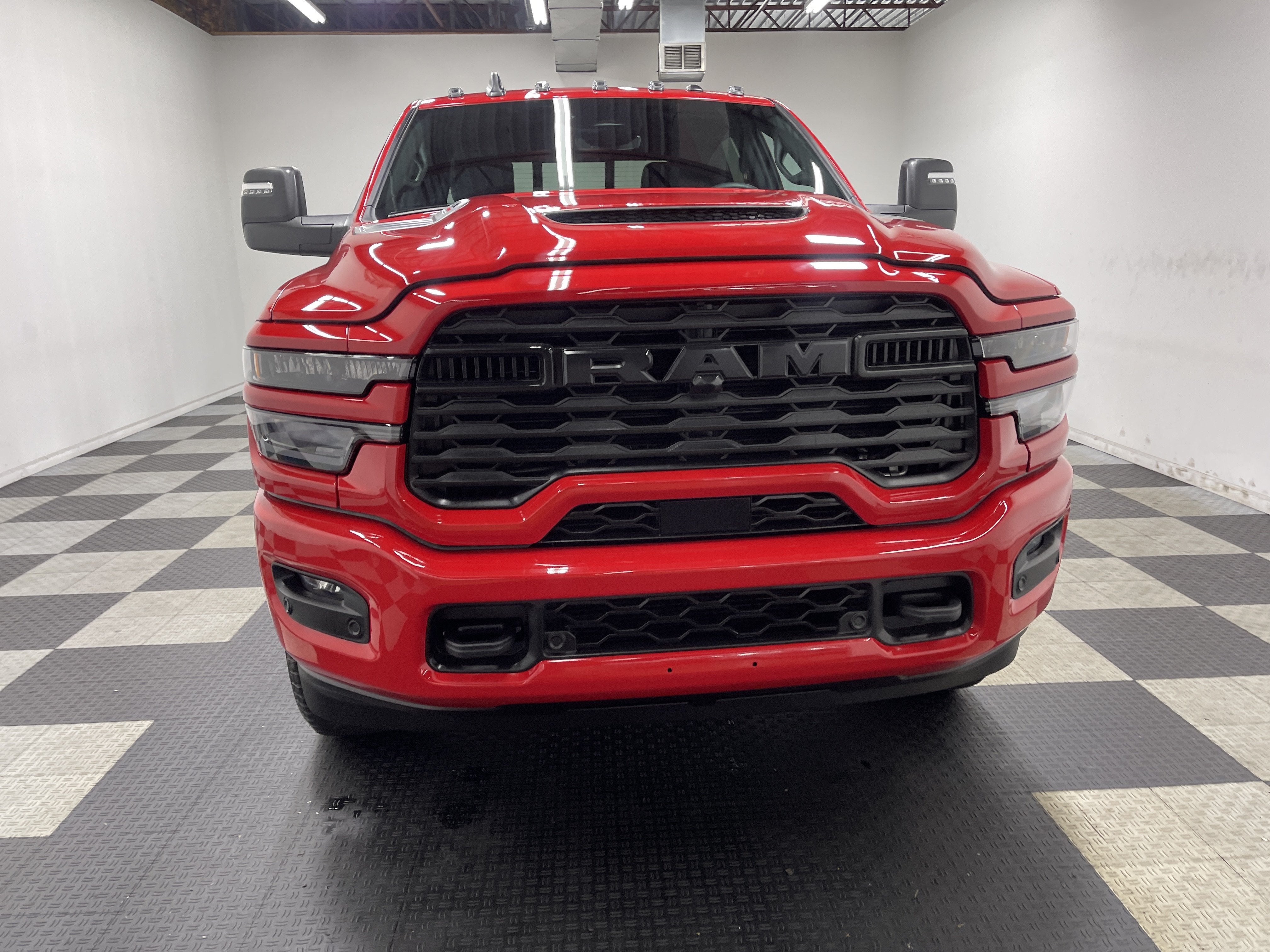 2026 RAM Ram 2500 RAM 2500 BLACK EXPRESS CREW CAB 4X4 6'4' BOX