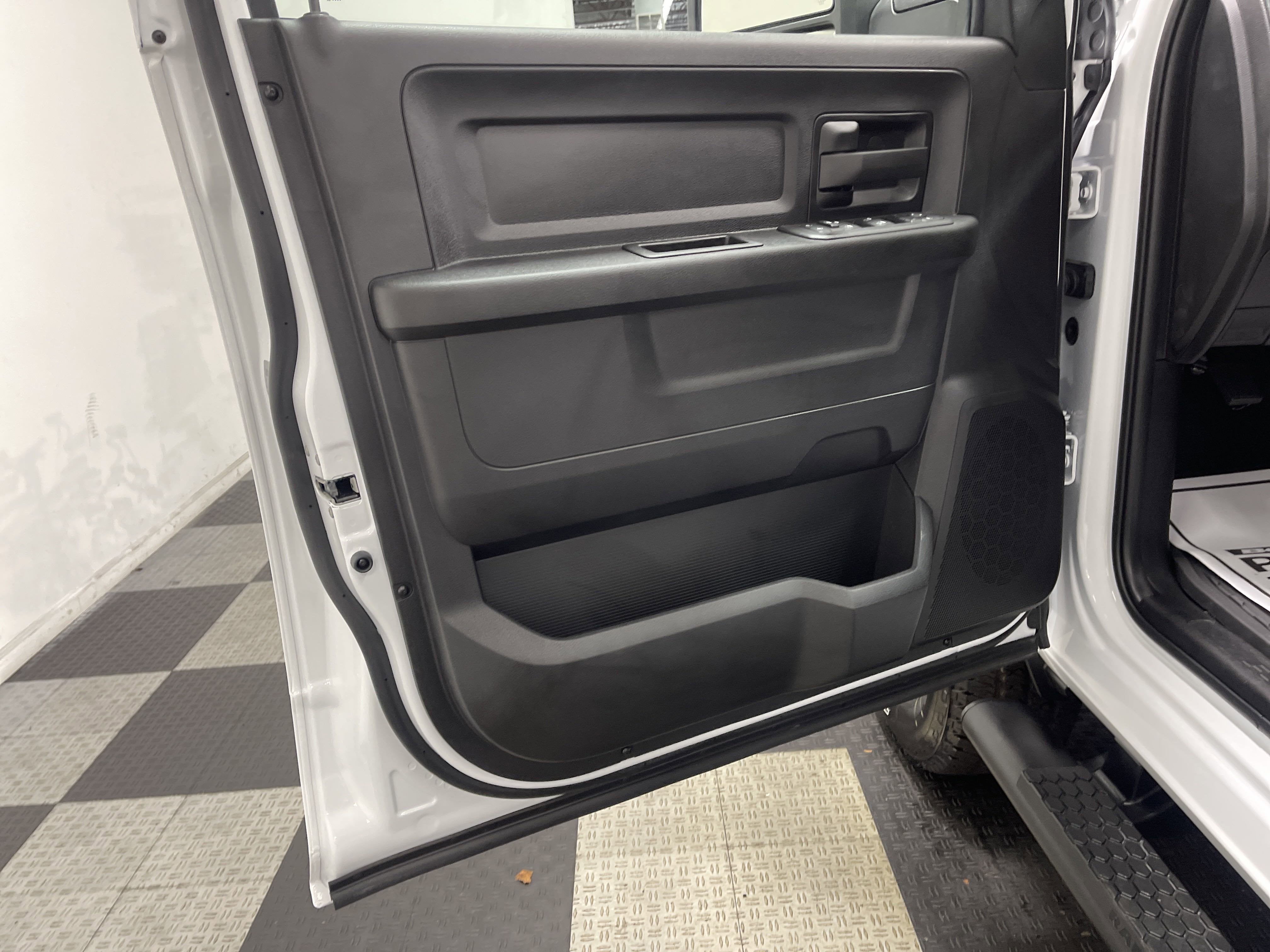 2025 RAM Ram 2500 RAM 2500 TRADESMAN CREW CAB 4X4 6'4' BOX