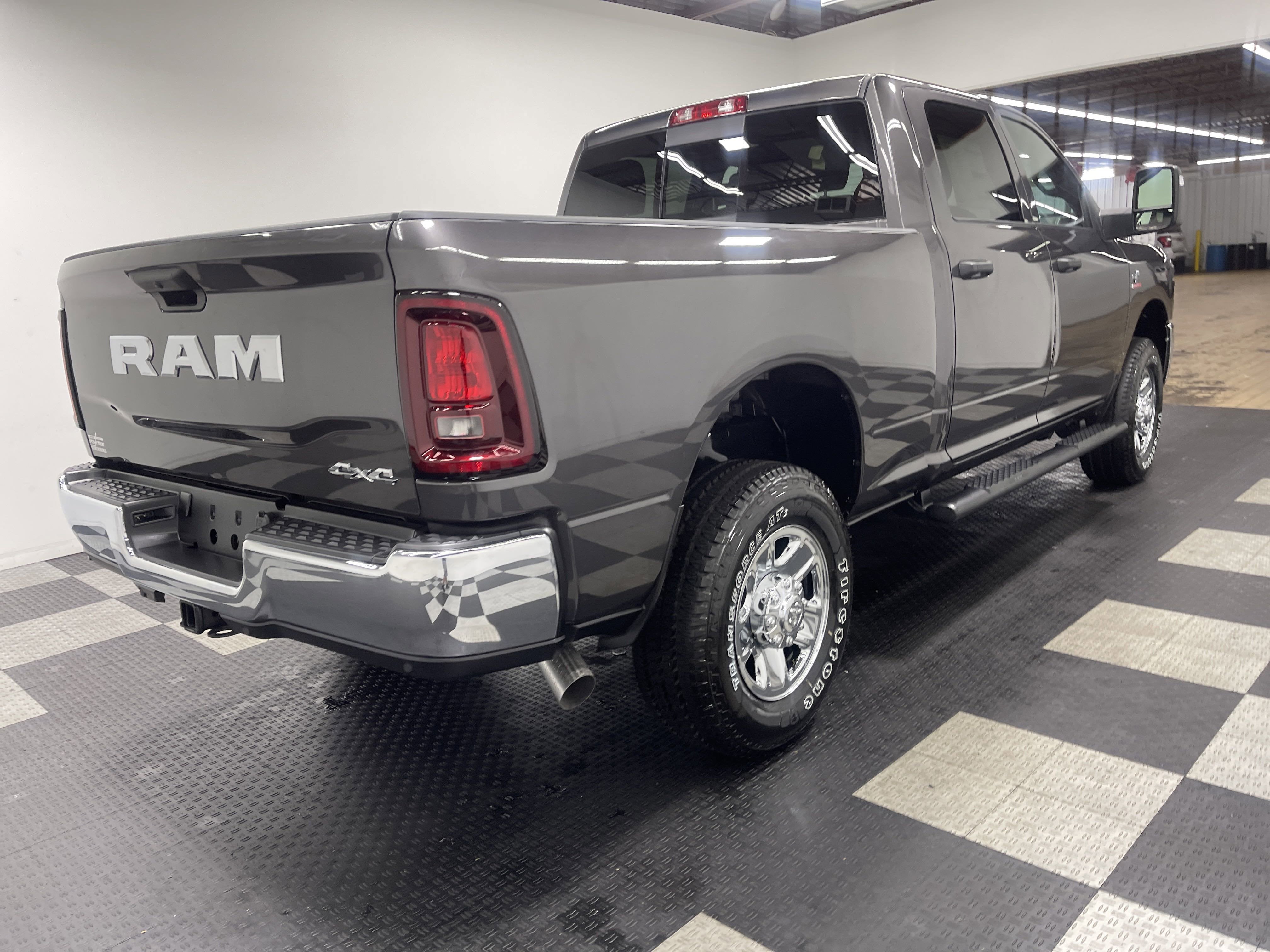 2025 RAM Ram 2500 RAM 2500 TRADESMAN CREW CAB 4X4 6'4' BOX