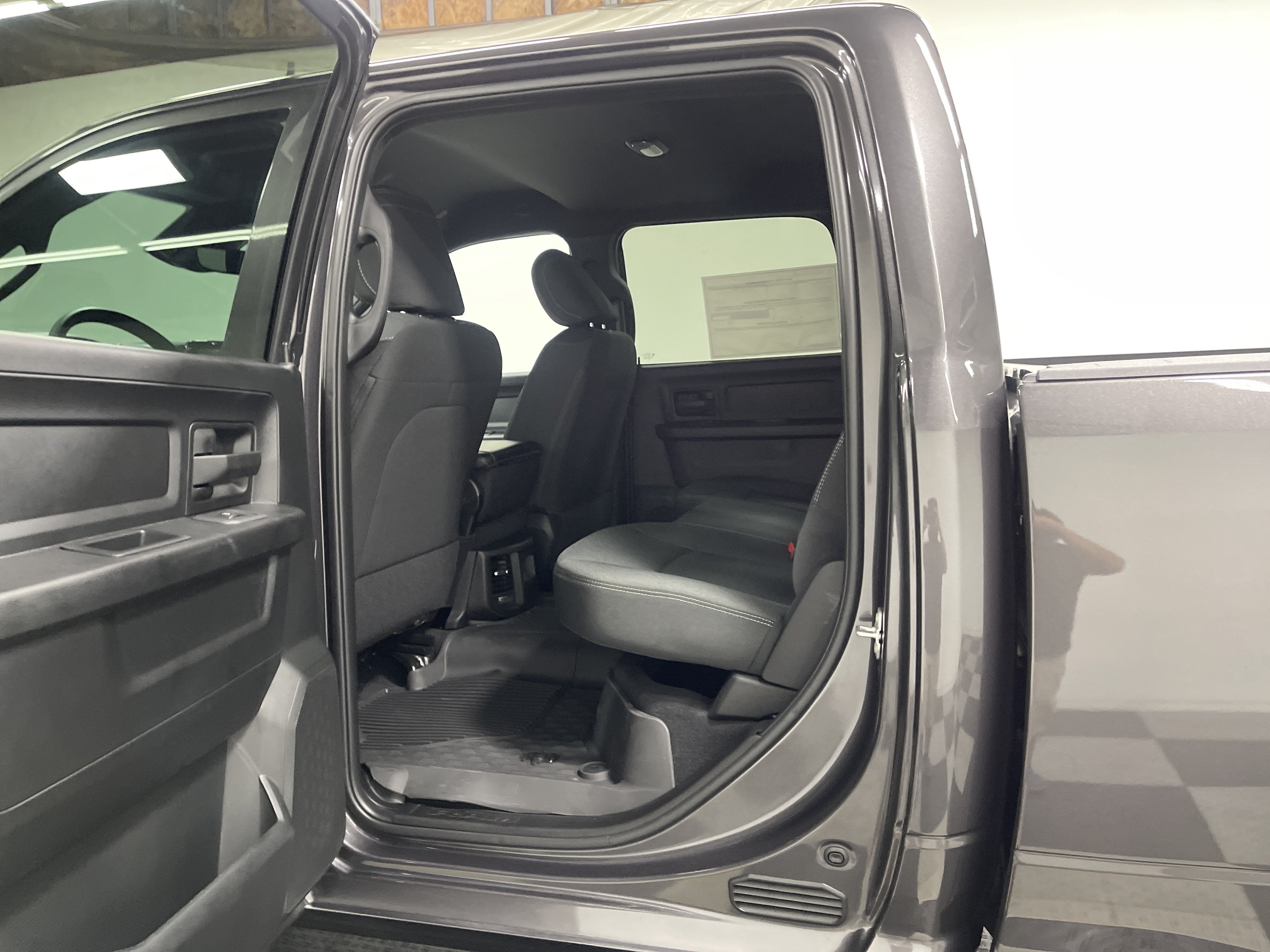 2026 RAM Ram 2500 RAM 2500 BLACK EXPRESS CREW CAB 4X4 6'4' BOX