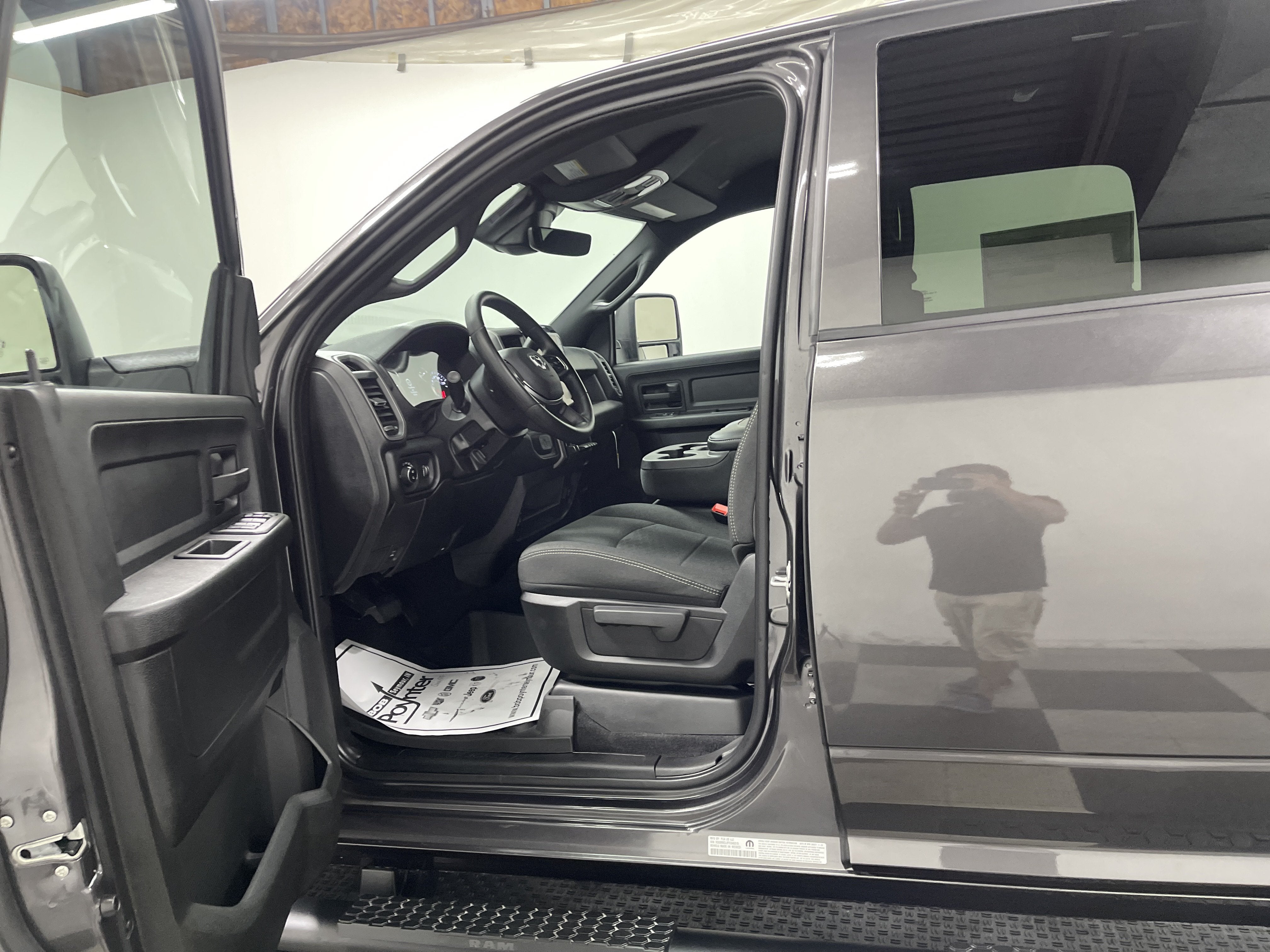 2026 RAM Ram 2500 RAM 2500 BLACK EXPRESS CREW CAB 4X4 6'4' BOX
