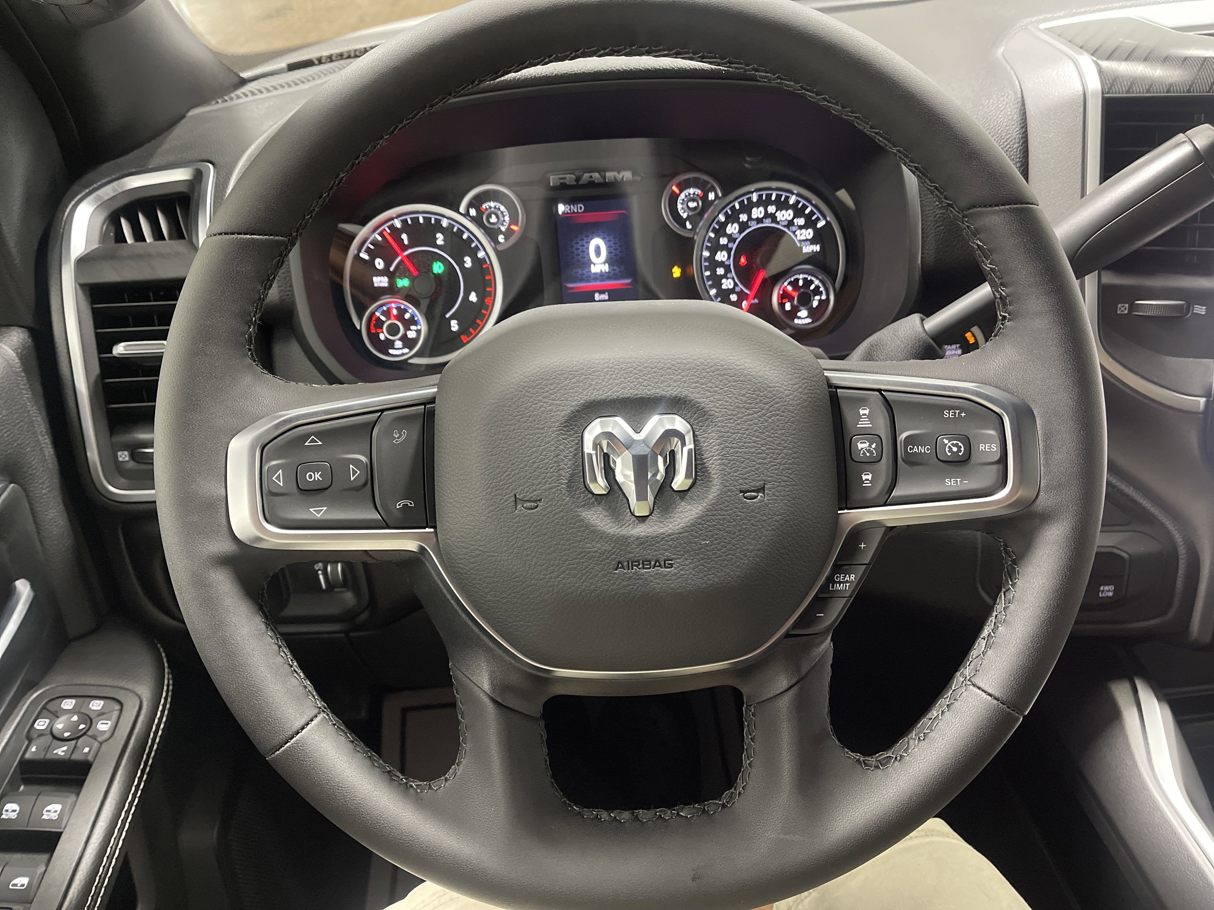 2025 RAM Ram 2500 RAM 2500 BIG HORN CREW CAB 4X4 6'4' BOX