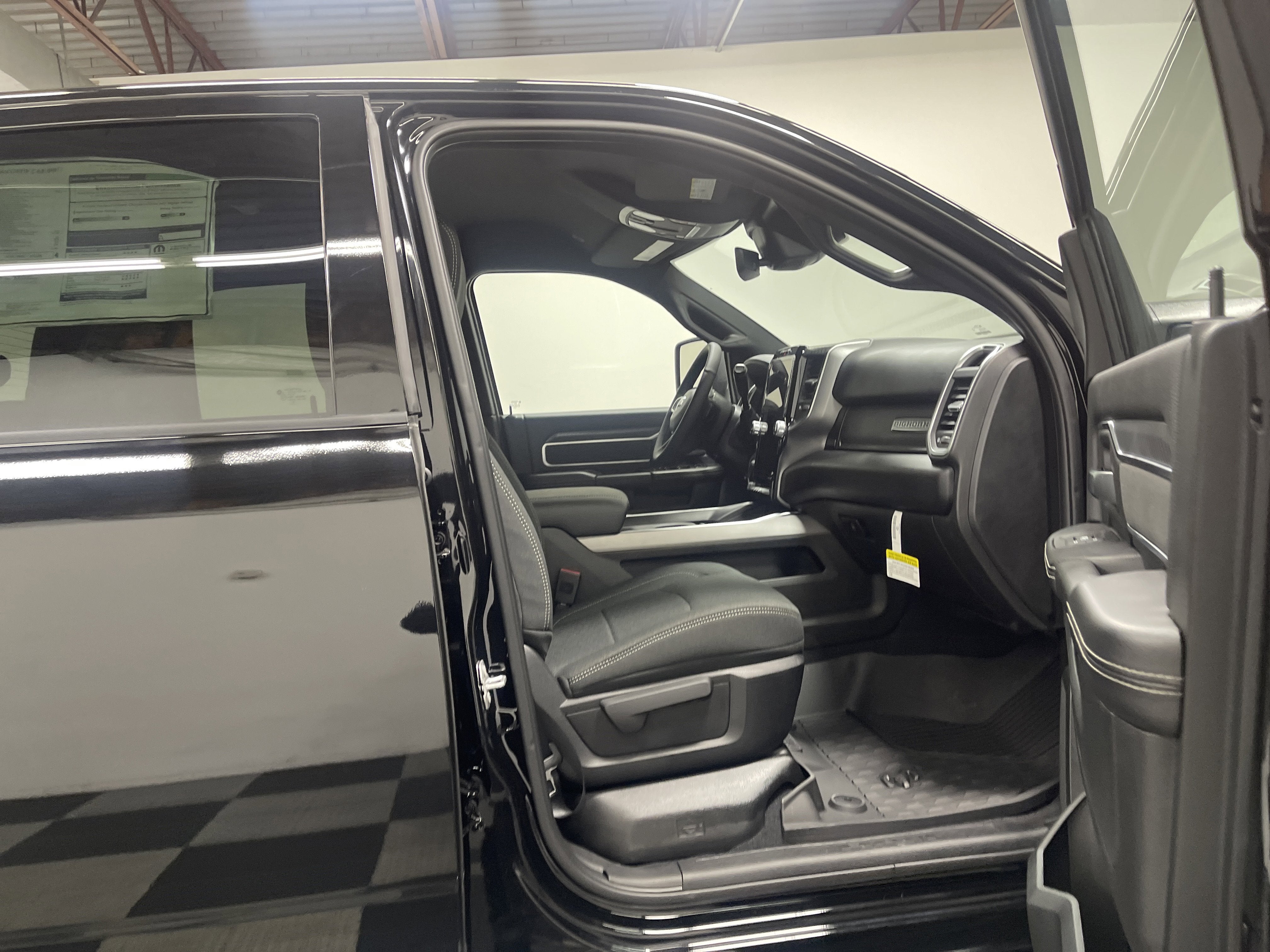 2025 RAM Ram 2500 RAM 2500 BIG HORN CREW CAB 4X4 6'4' BOX