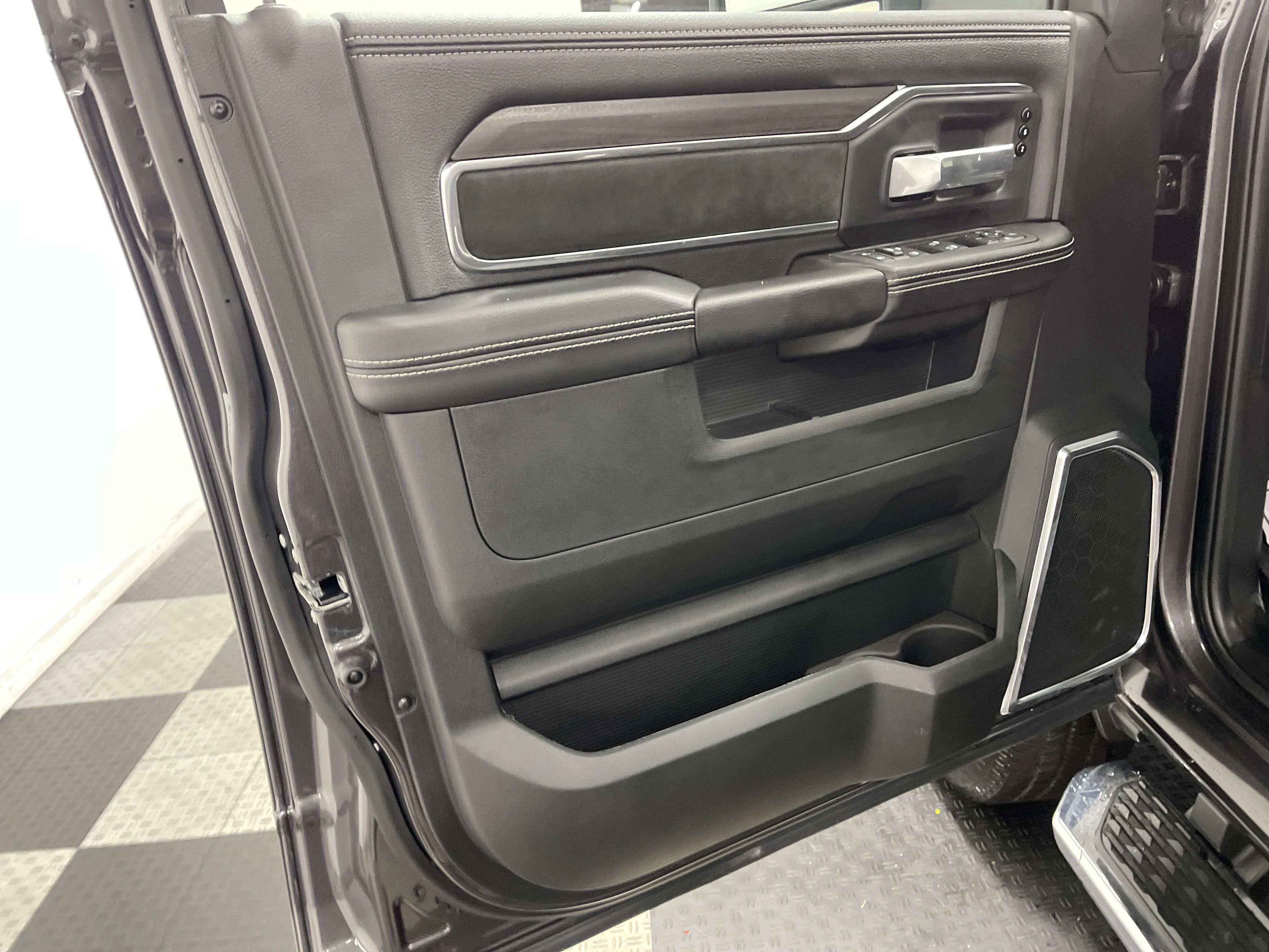 2025 RAM Ram 2500 RAM 2500 LARAMIE CREW CAB 4X4 6'4' BOX