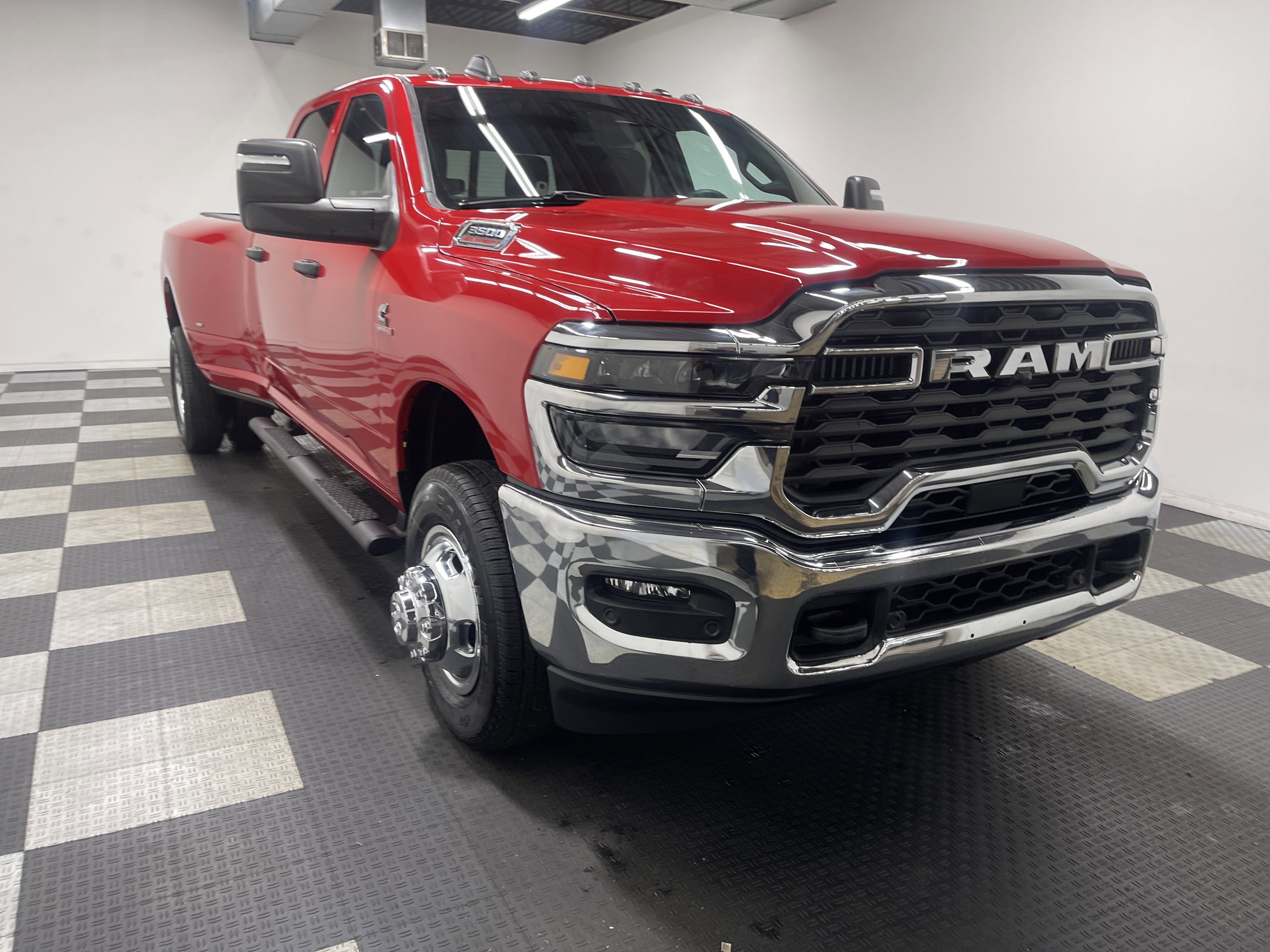 2026 RAM Ram 3500 RAM 3500 TRADESMAN CREW CAB 4X4 8' BOX