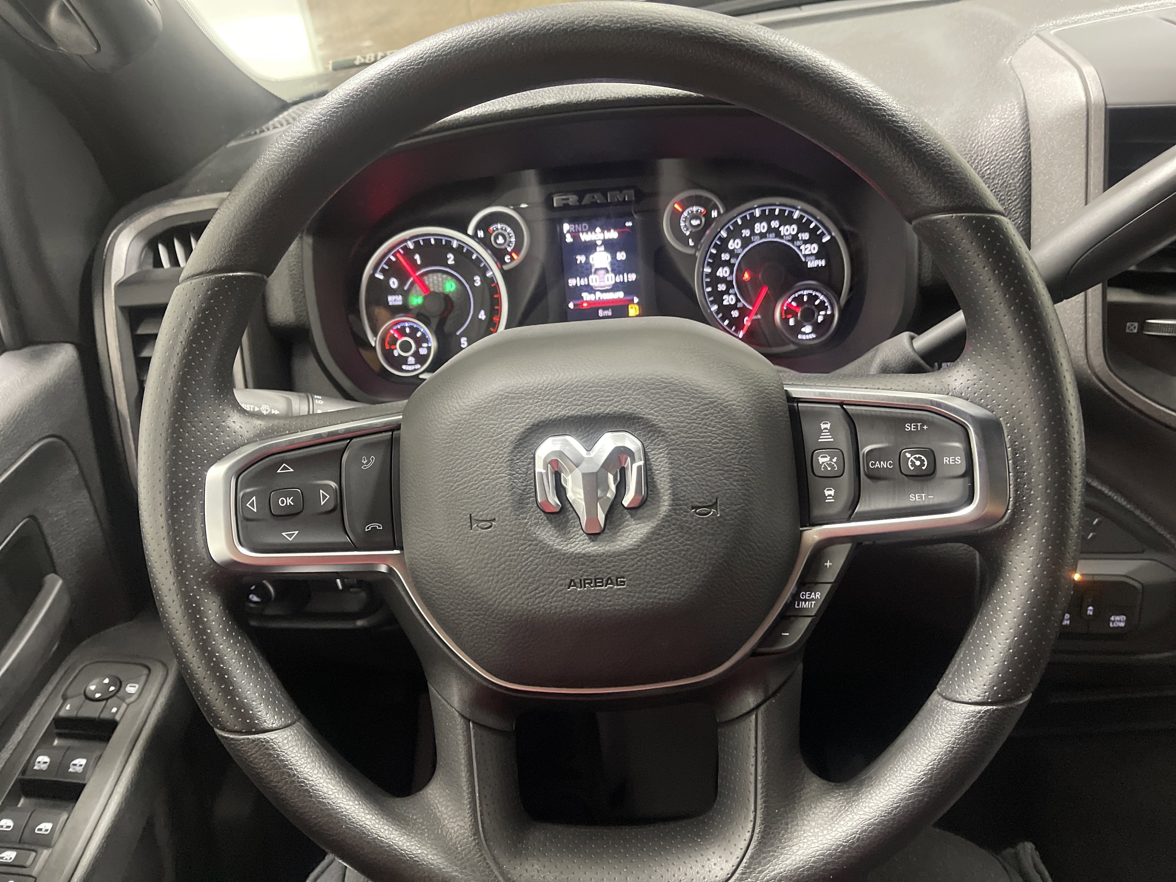 2026 RAM Ram 3500 RAM 3500 TRADESMAN CREW CAB 4X4 8' BOX