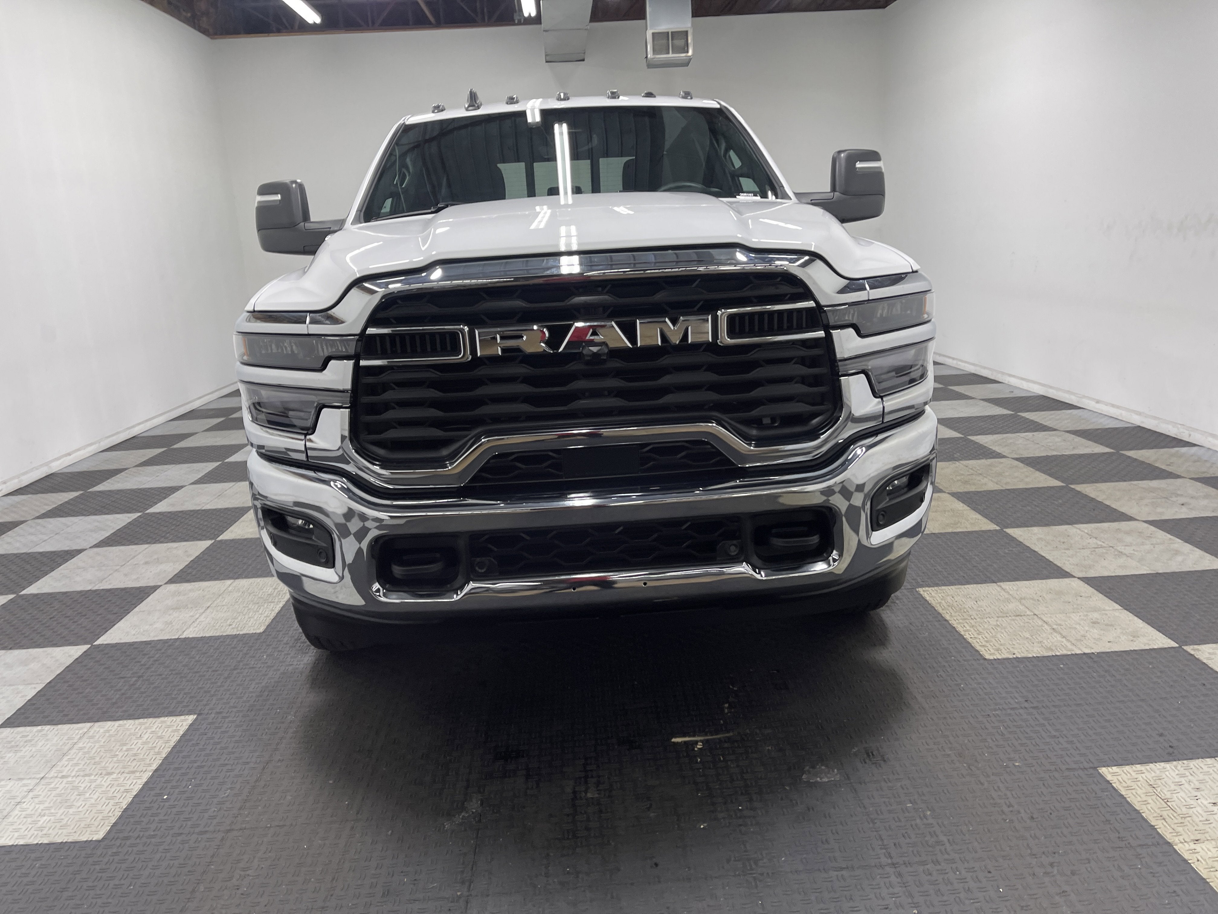 2026 RAM Ram 3500 RAM 3500 TRADESMAN CREW CAB 4X4 8' BOX