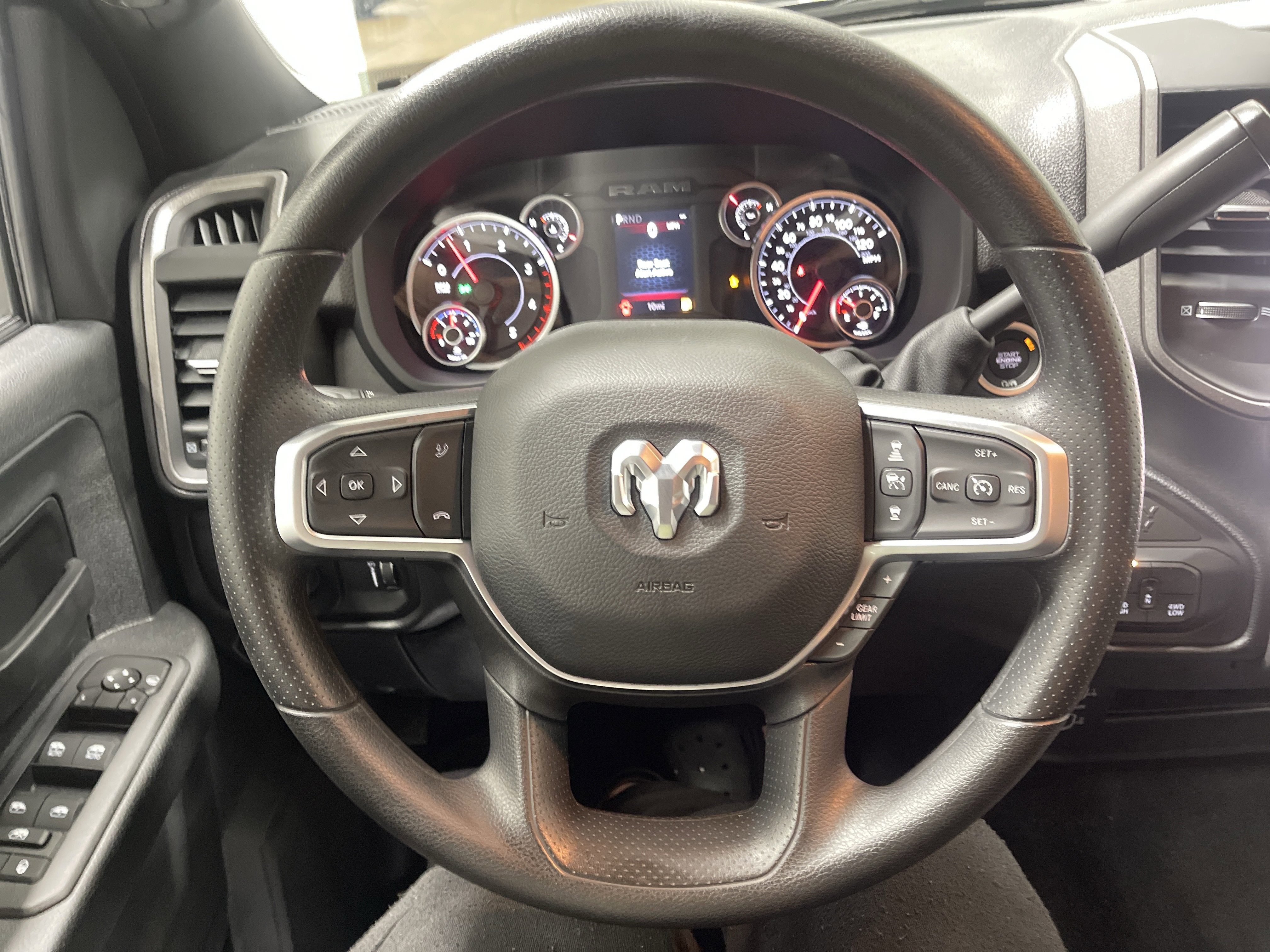 2026 RAM Ram 3500 RAM 3500 TRADESMAN CREW CAB 4X4 8' BOX