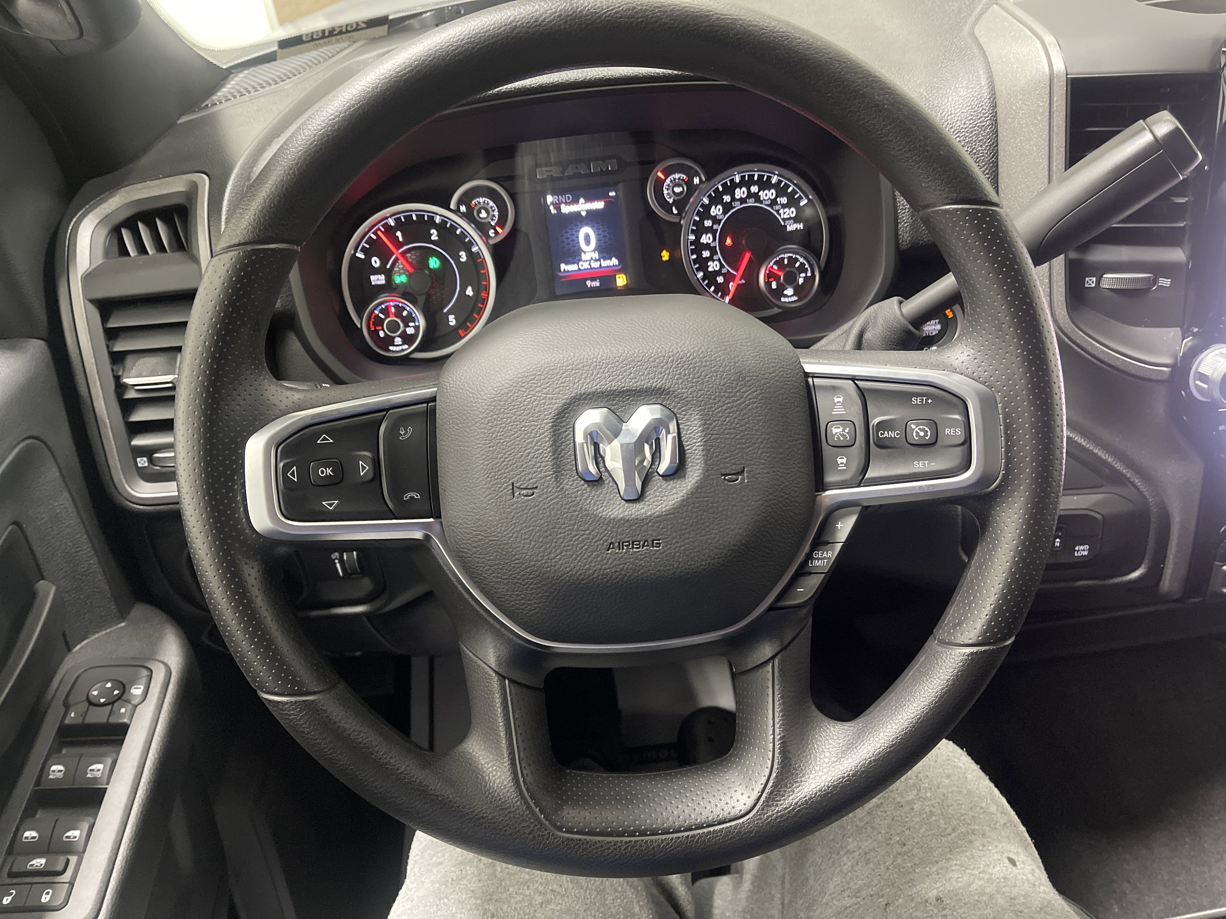 2026 RAM Ram 3500 RAM 3500 TRADESMAN CREW CAB 4X4 8' BOX