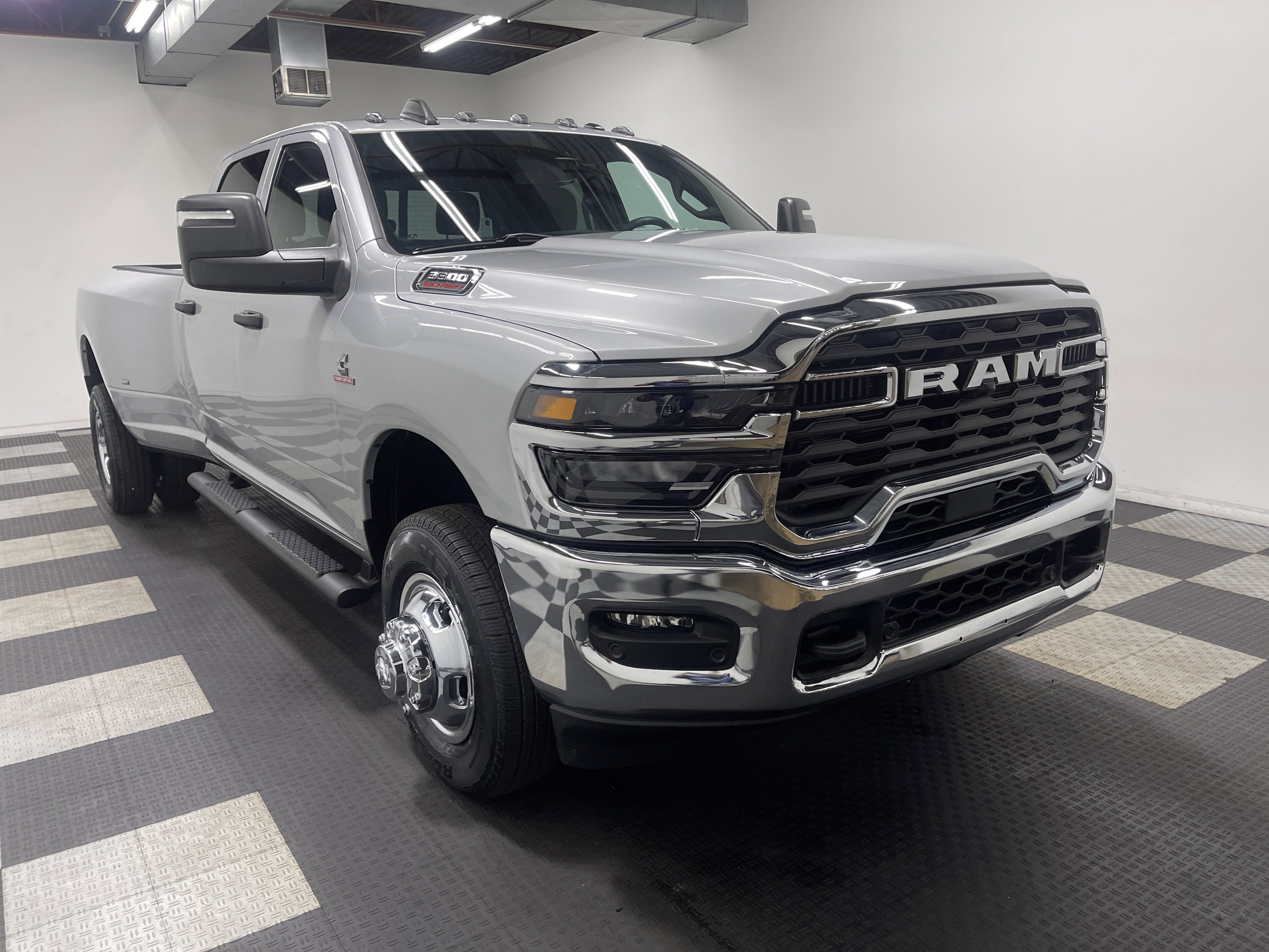 2026 RAM Ram 3500 RAM 3500 TRADESMAN CREW CAB 4X4 8' BOX