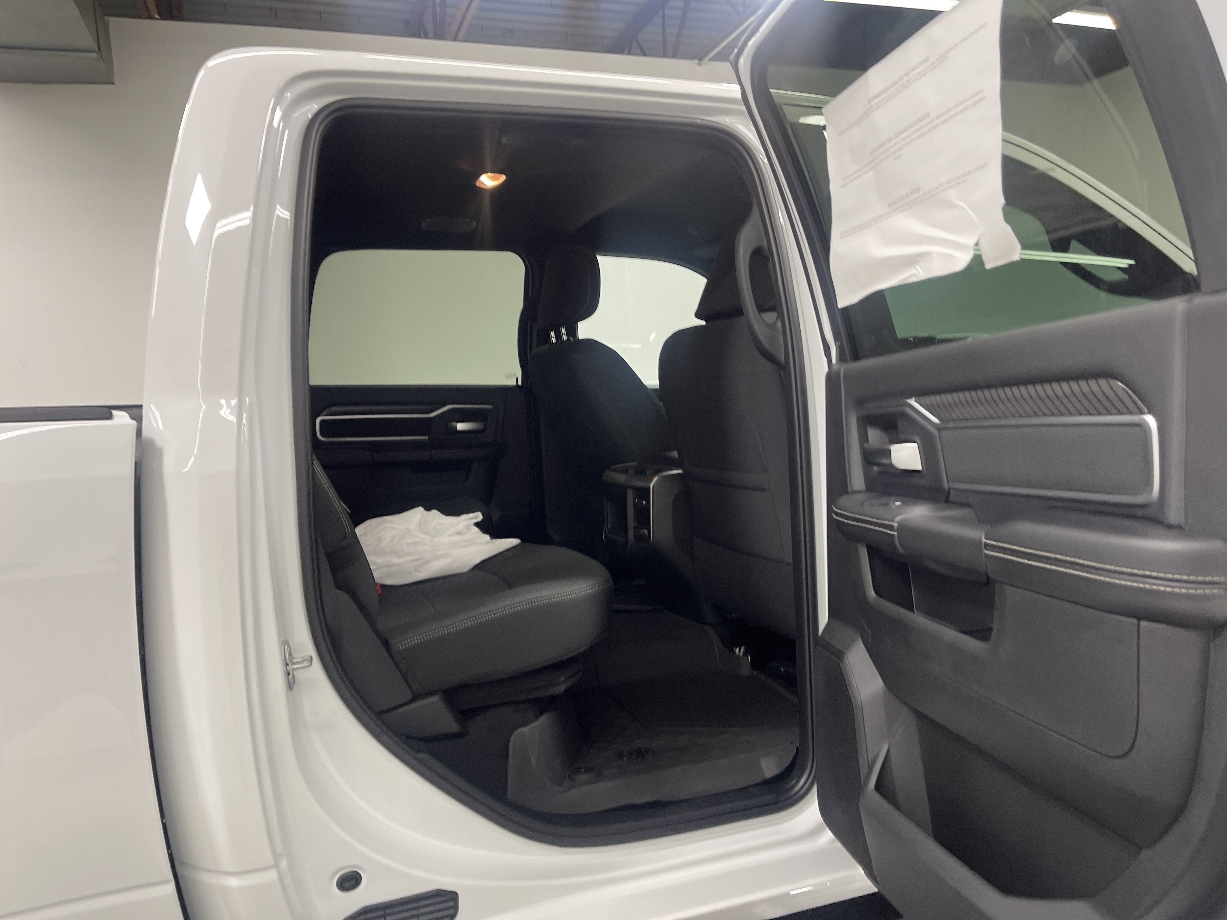 2026 RAM 3500 RAM 3500 BIG HORN CREW CAB 4X4 8' BOX