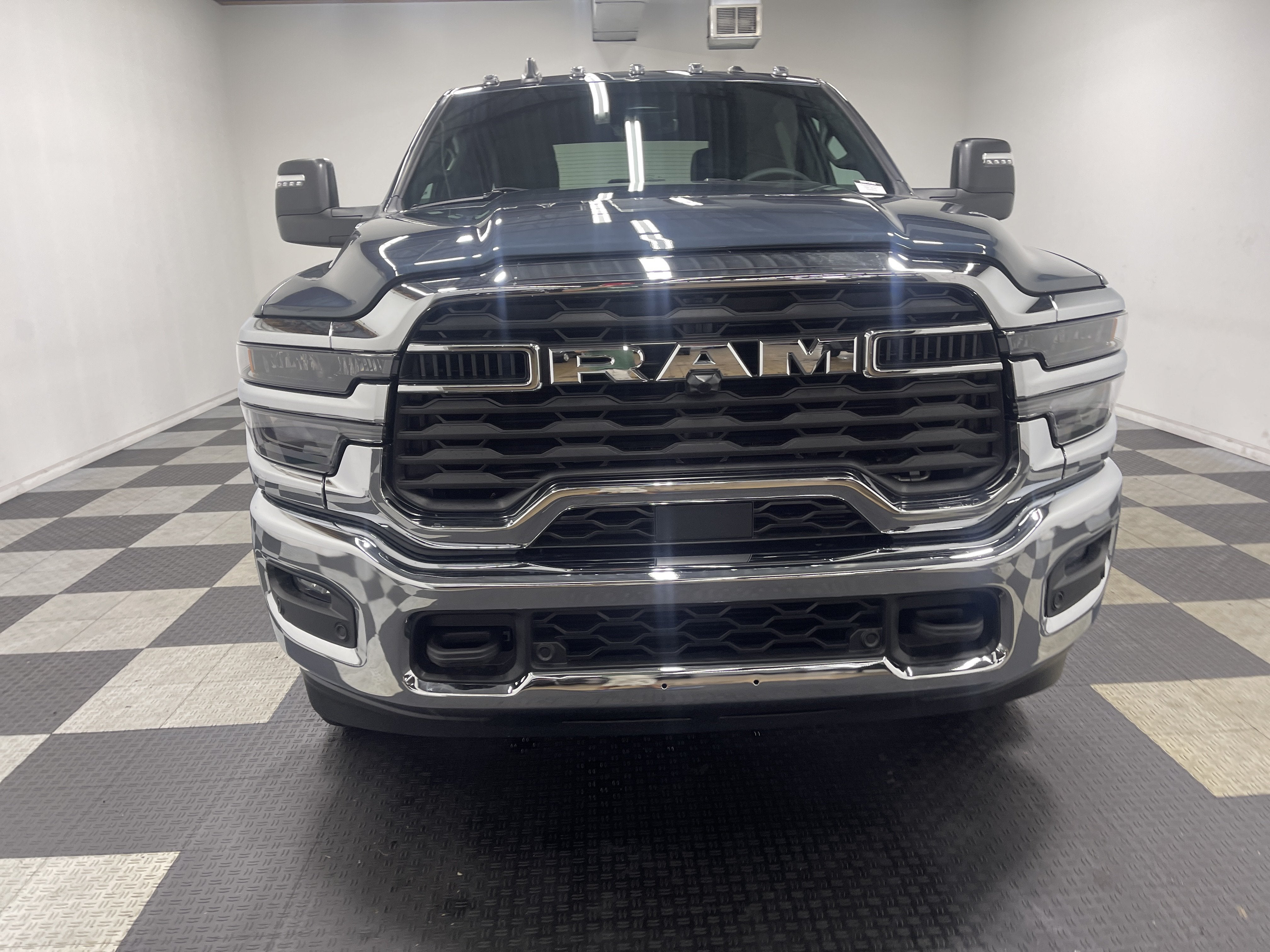 2026 RAM 3500 RAM 3500 BIG HORN CREW CAB 4X4 8' BOX
