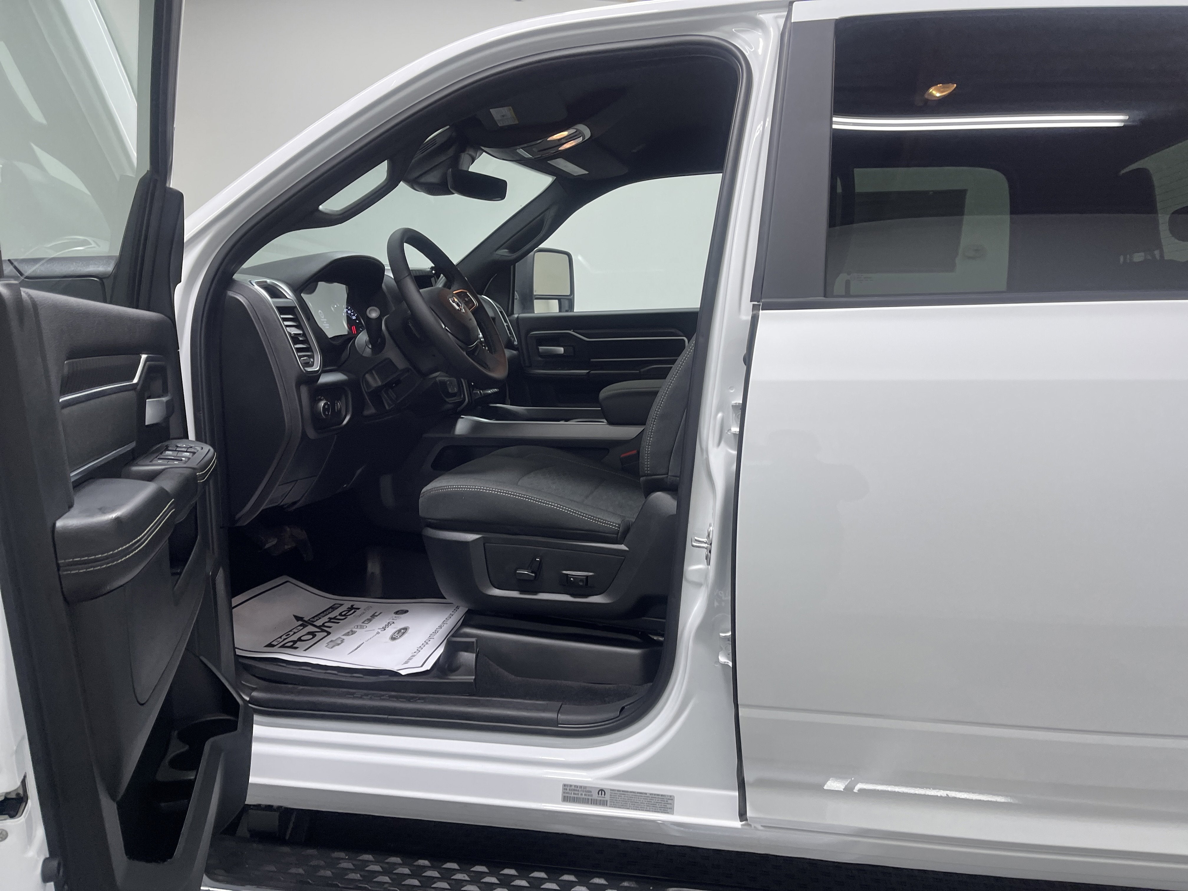 2026 RAM Ram 3500 RAM 3500 BIG HORN CREW CAB 4X4 8' BOX