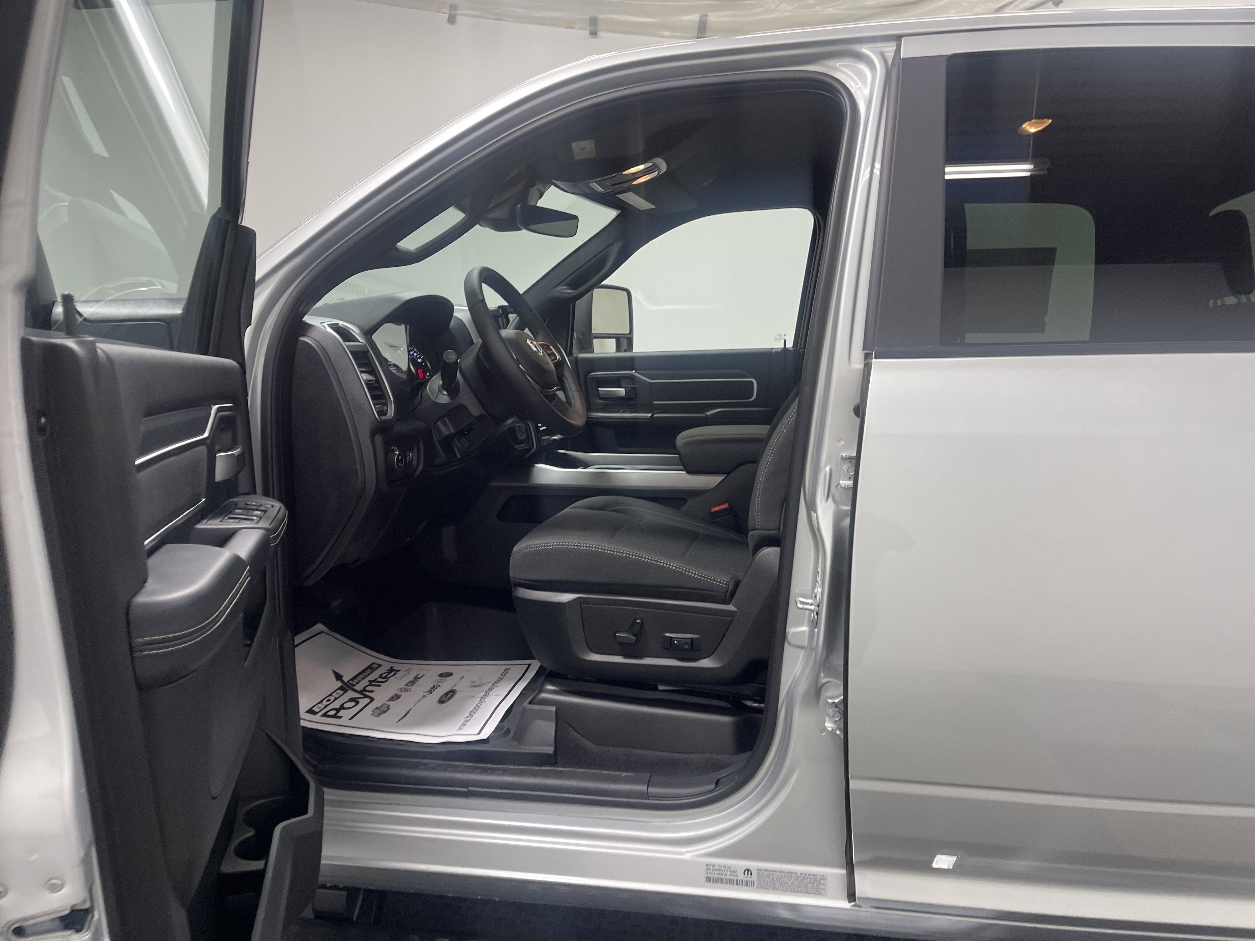 2026 RAM Ram 3500 RAM 3500 BIG HORN CREW CAB 4X4 8' BOX