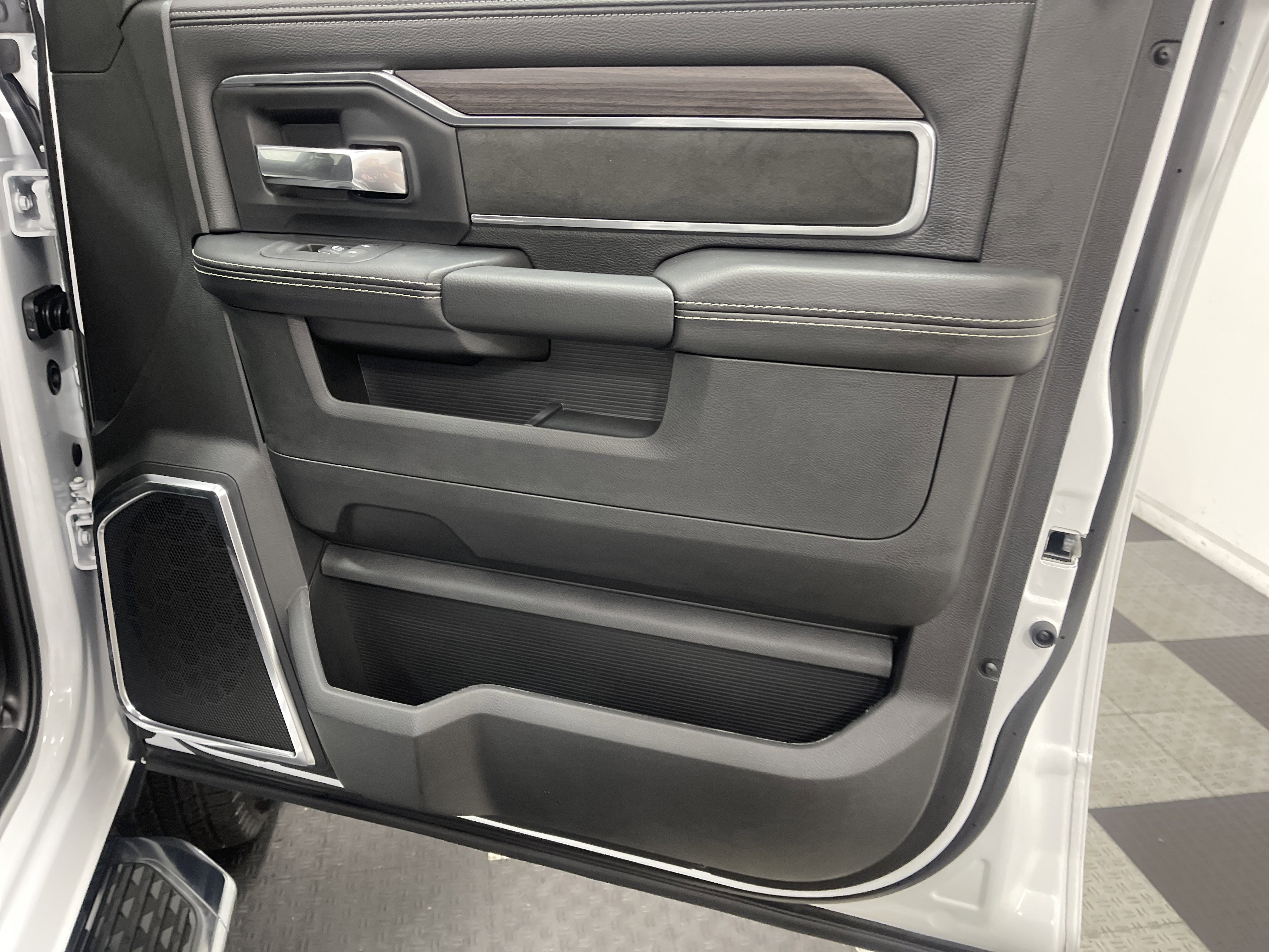 2026 RAM Ram 3500 RAM 3500 LARAMIE CREW CAB 4X4 8' BOX