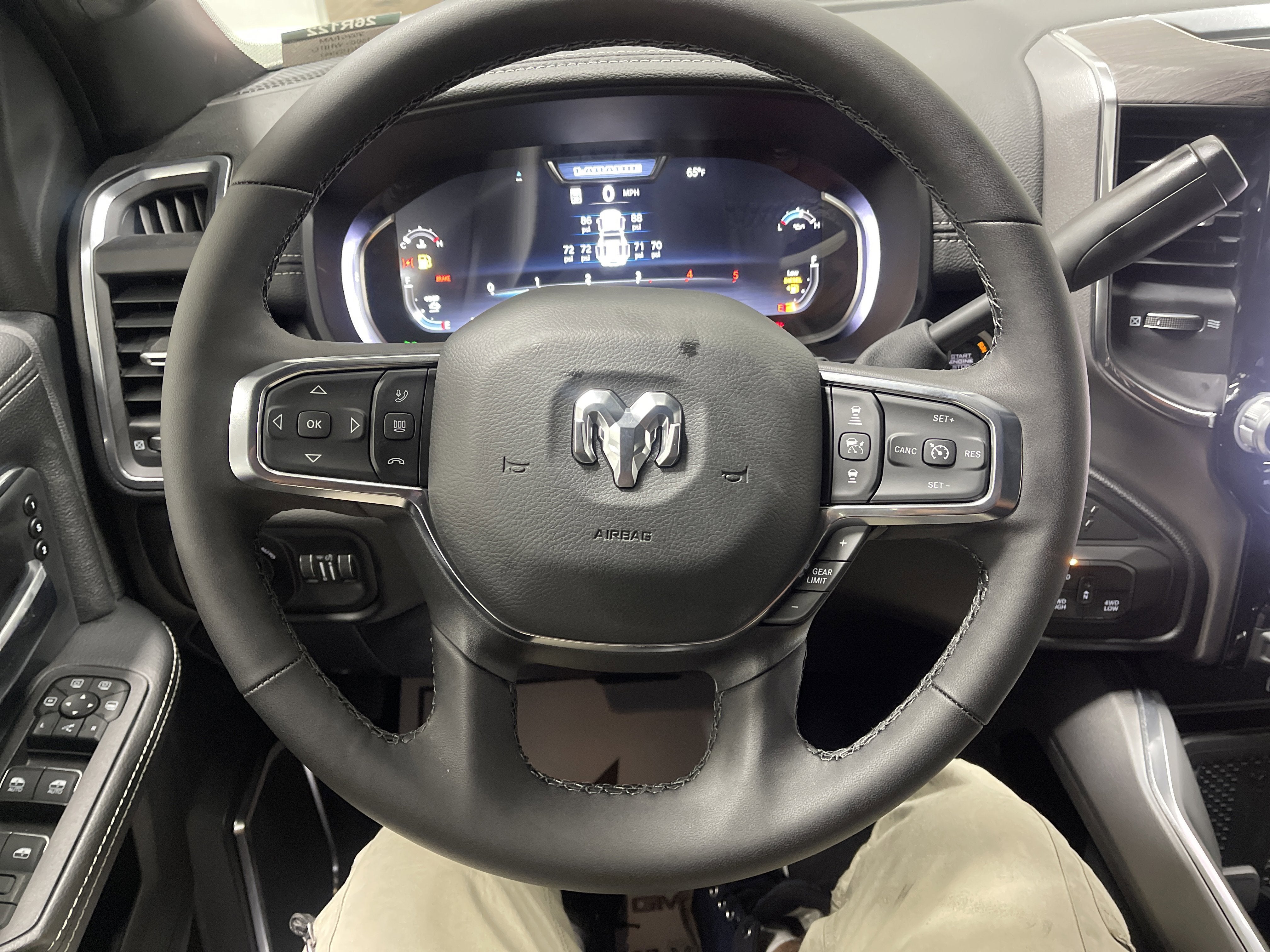 2026 RAM Ram 3500 RAM 3500 LARAMIE CREW CAB 4X4 8' BOX