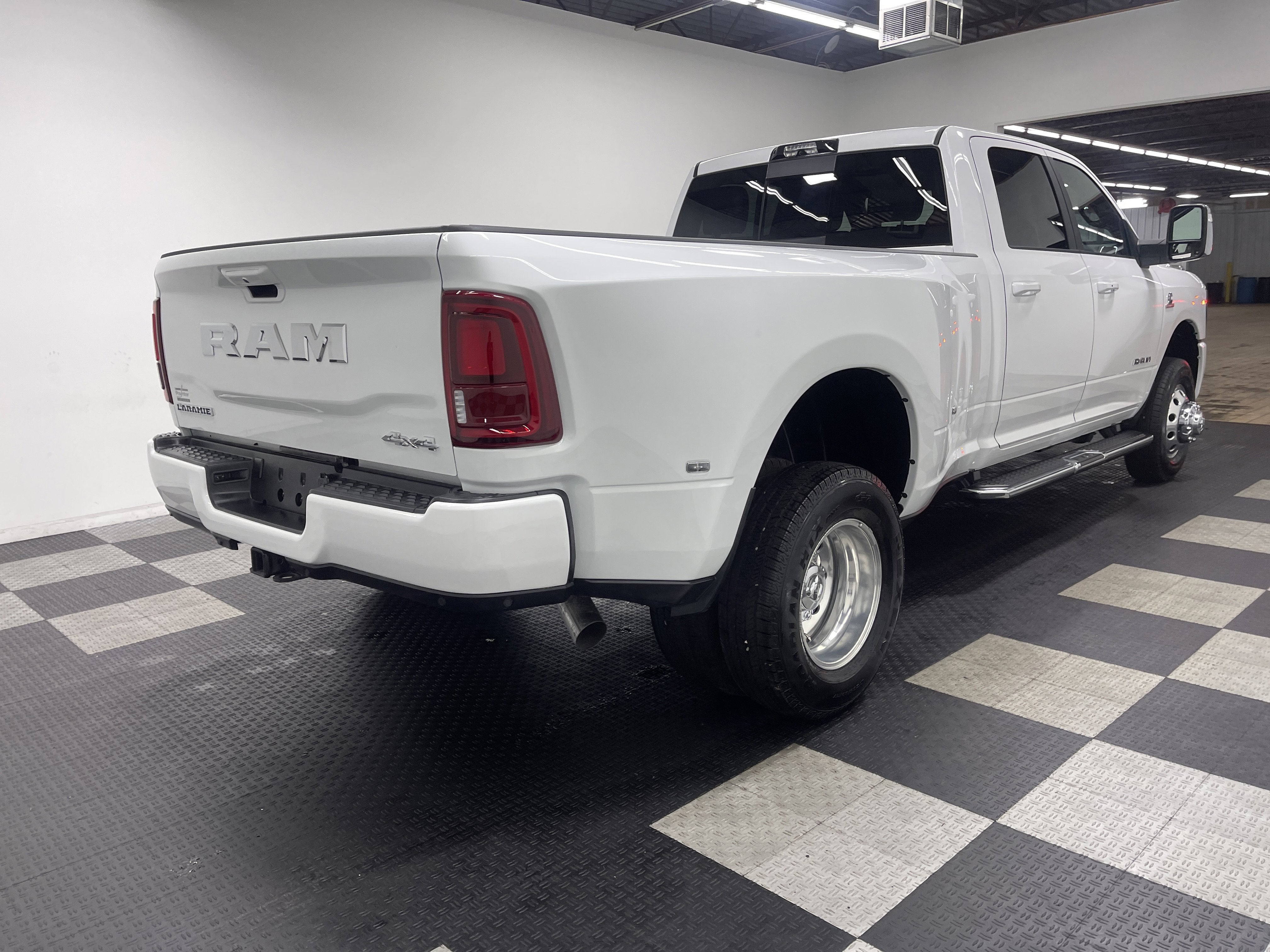 2026 RAM Ram 3500 RAM 3500 LARAMIE CREW CAB 4X4 8' BOX
