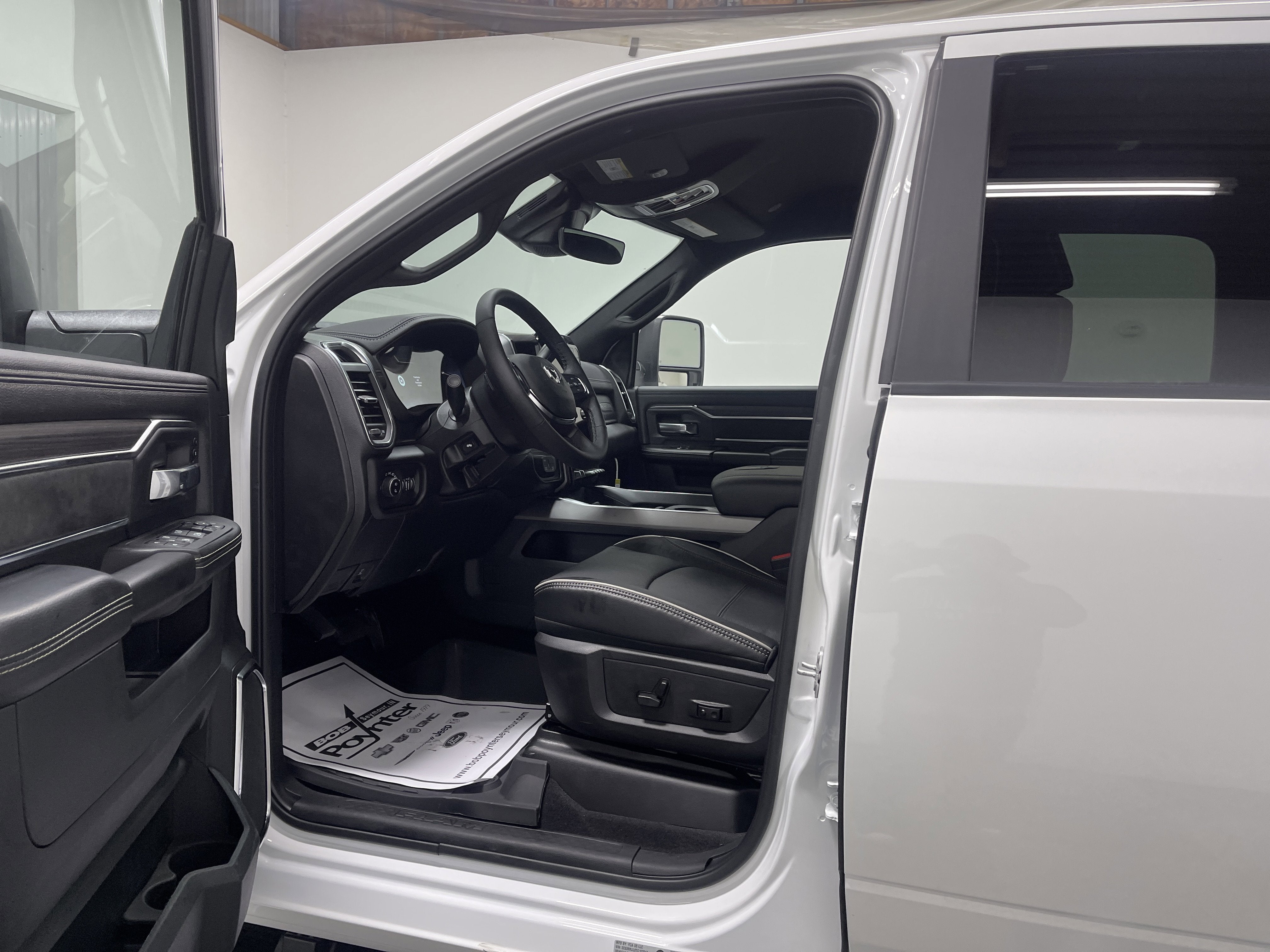 2026 RAM Ram 3500 RAM 3500 LARAMIE CREW CAB 4X4 8' BOX