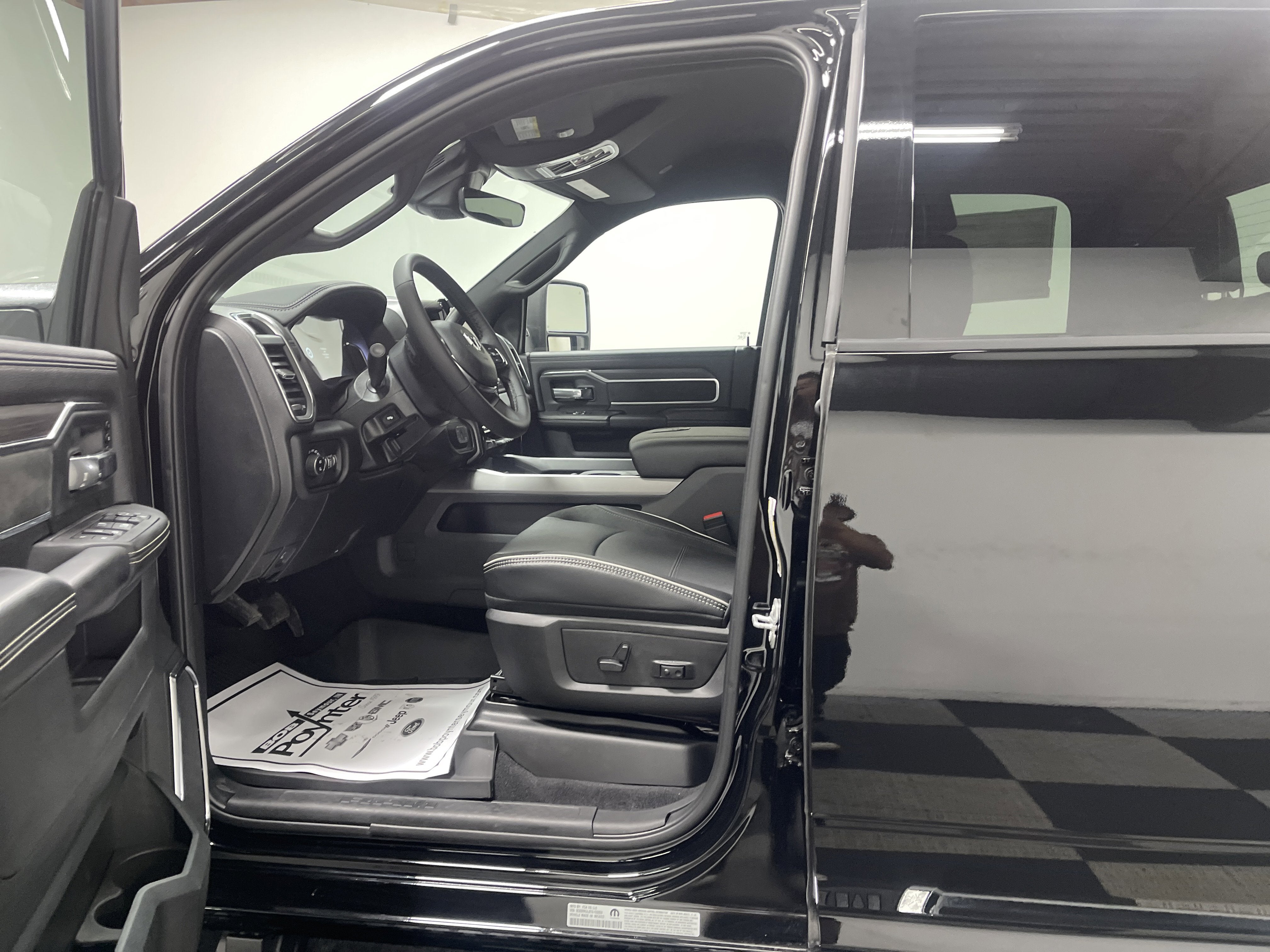 2026 RAM Ram 3500 RAM 3500 LARAMIE CREW CAB 4X4 8' BOX