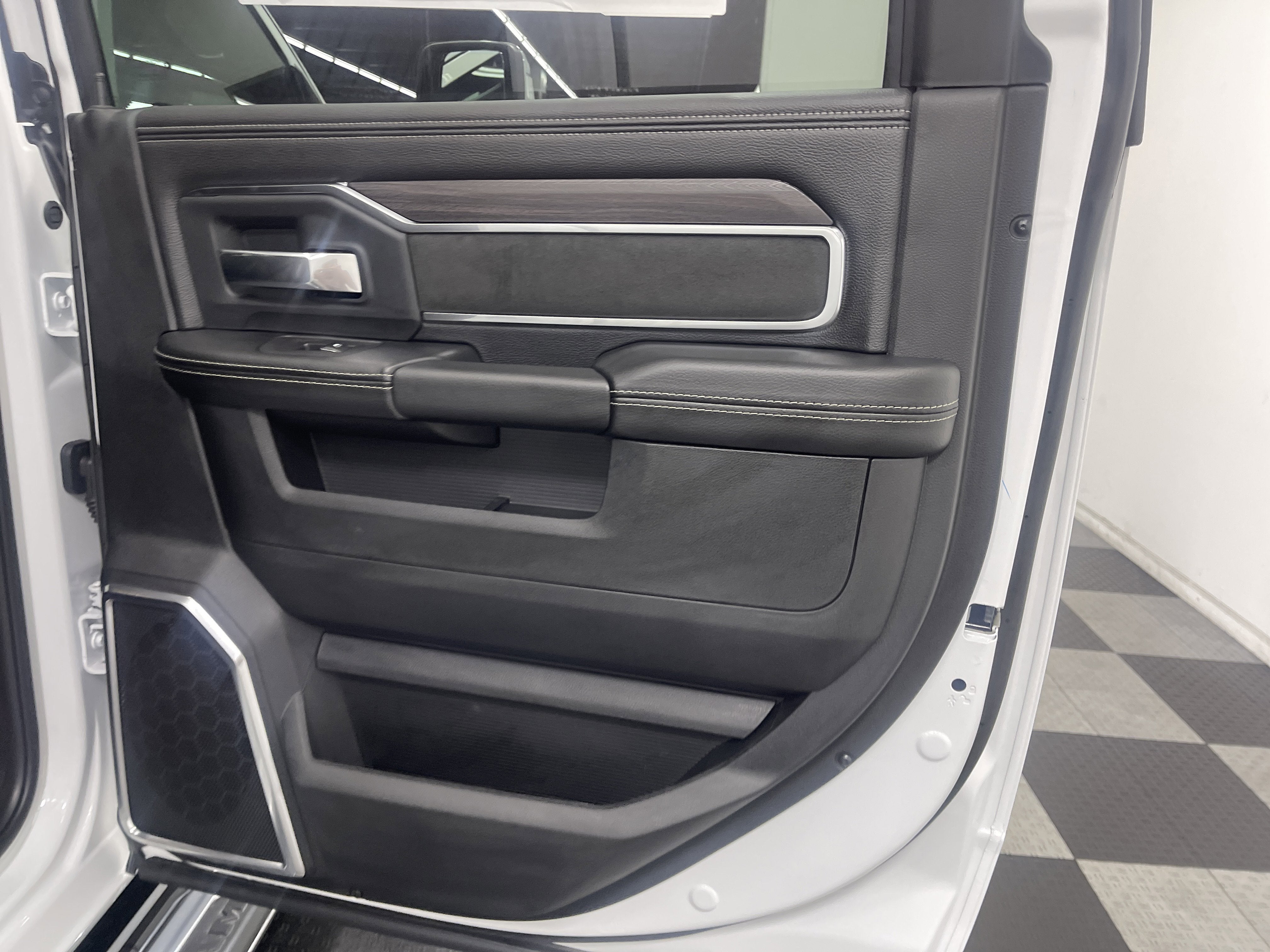 2026 RAM Ram 3500 RAM 3500 LARAMIE CREW CAB 4X4 8' BOX