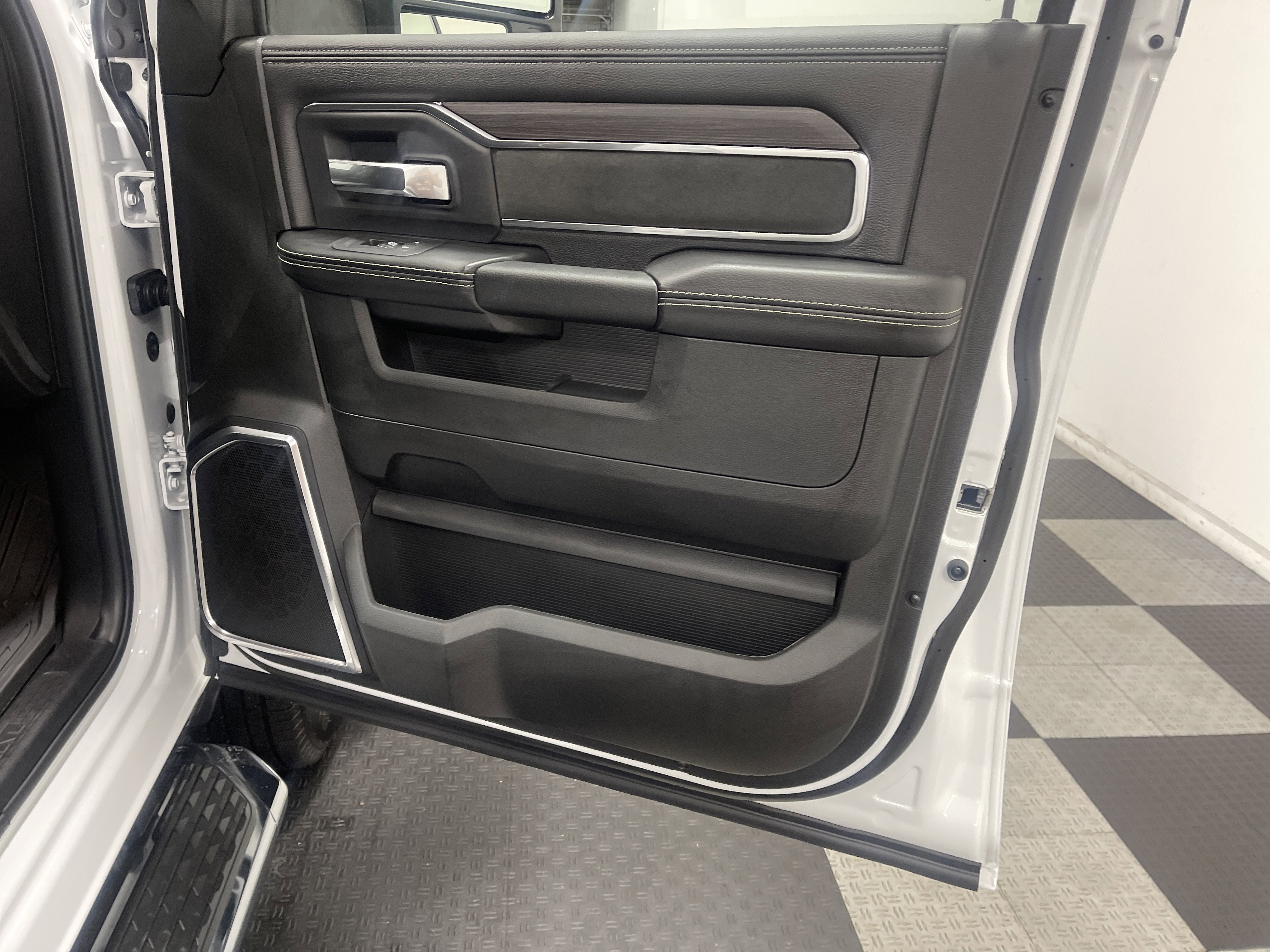 2026 RAM Ram 3500 RAM 3500 LARAMIE CREW CAB 4X4 8' BOX