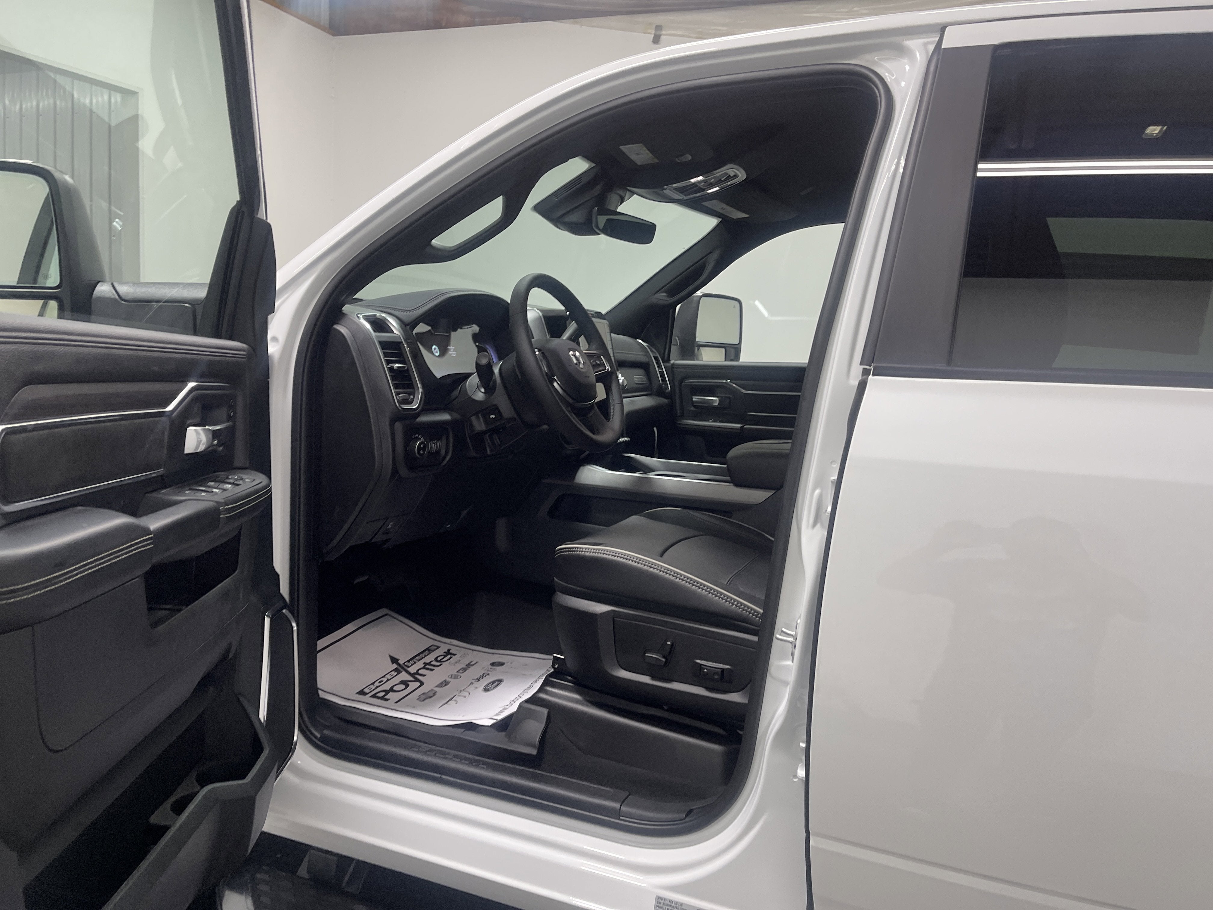 2026 RAM Ram 3500 RAM 3500 LARAMIE CREW CAB 4X4 8' BOX