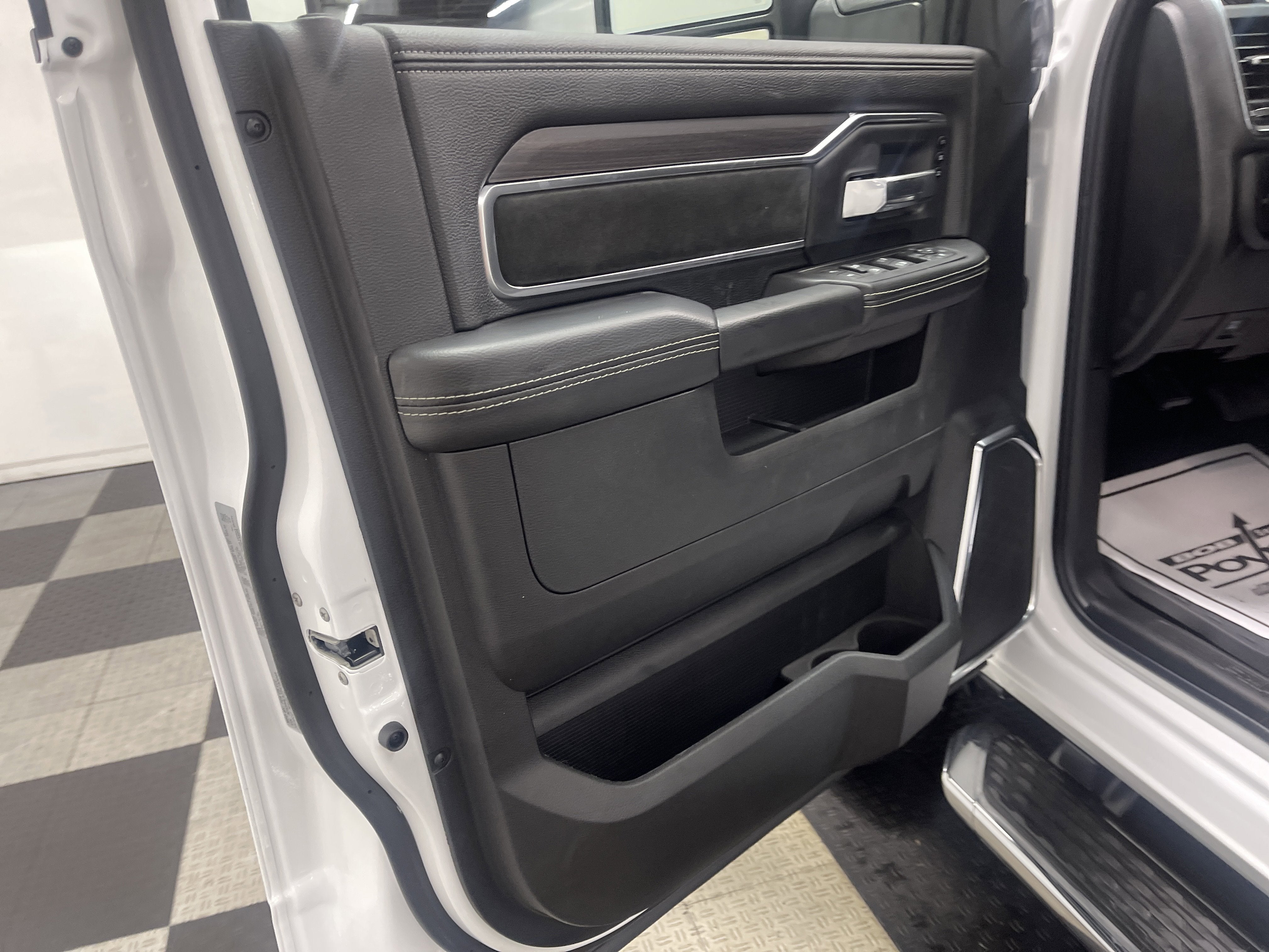 2026 RAM Ram 3500 RAM 3500 LARAMIE CREW CAB 4X4 8' BOX