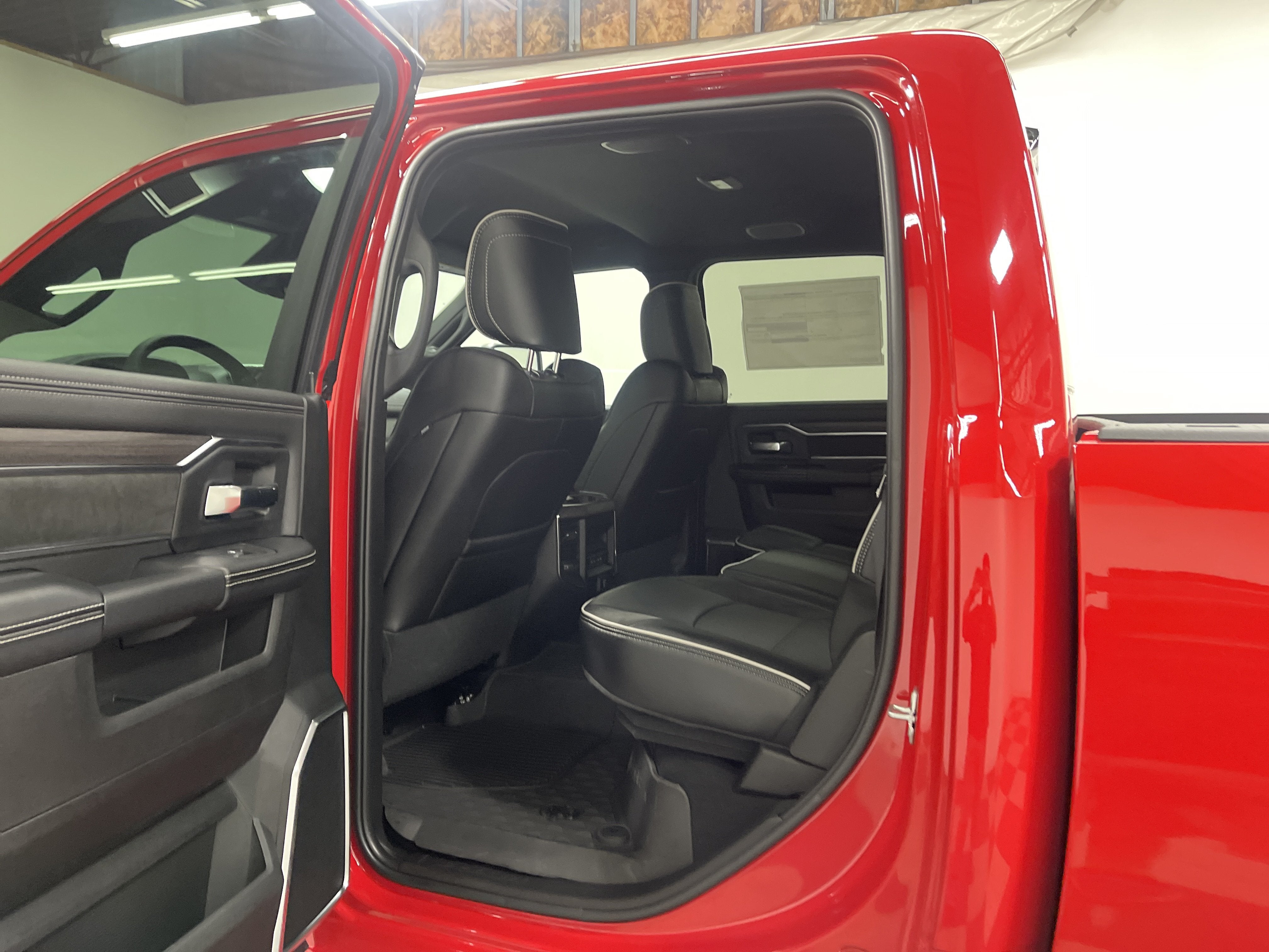 2026 RAM Ram 3500 RAM 3500 LARAMIE CREW CAB 4X4 8' BOX