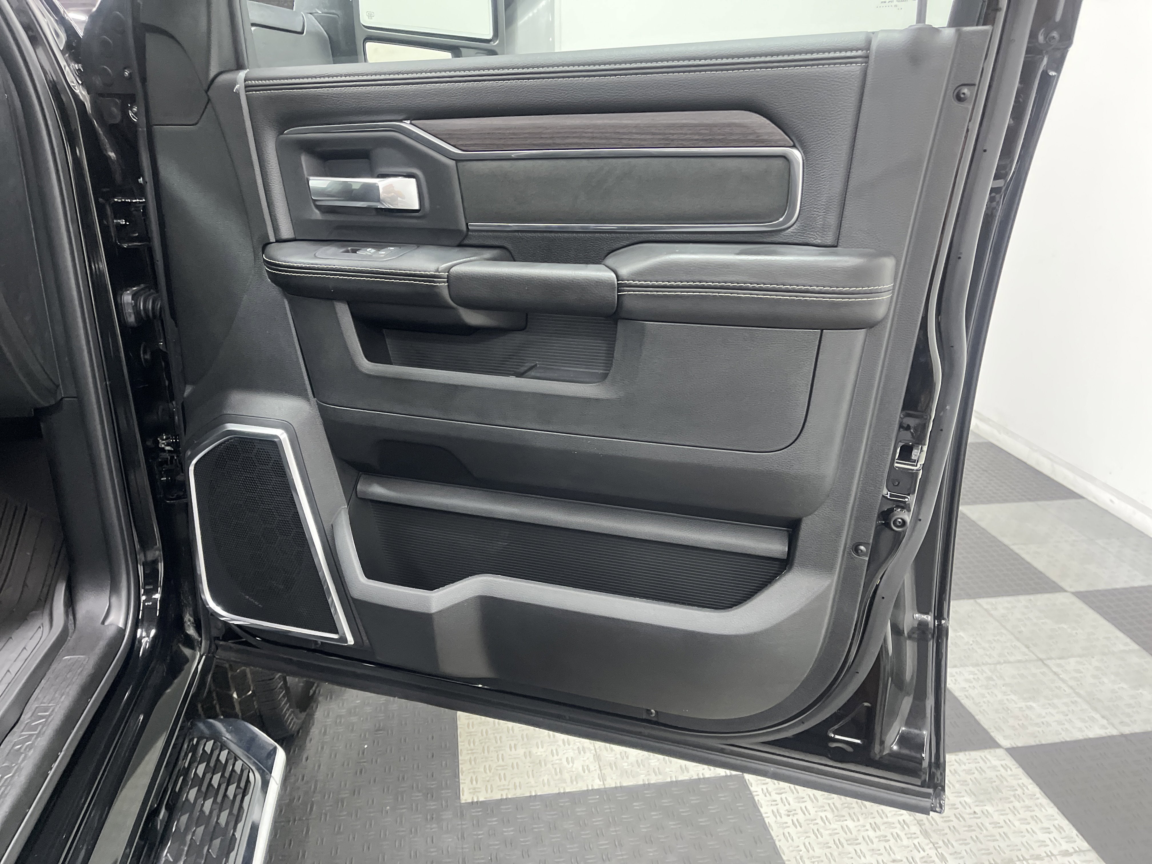 2026 RAM Ram 3500 RAM 3500 LARAMIE CREW CAB 4X4 8' BOX