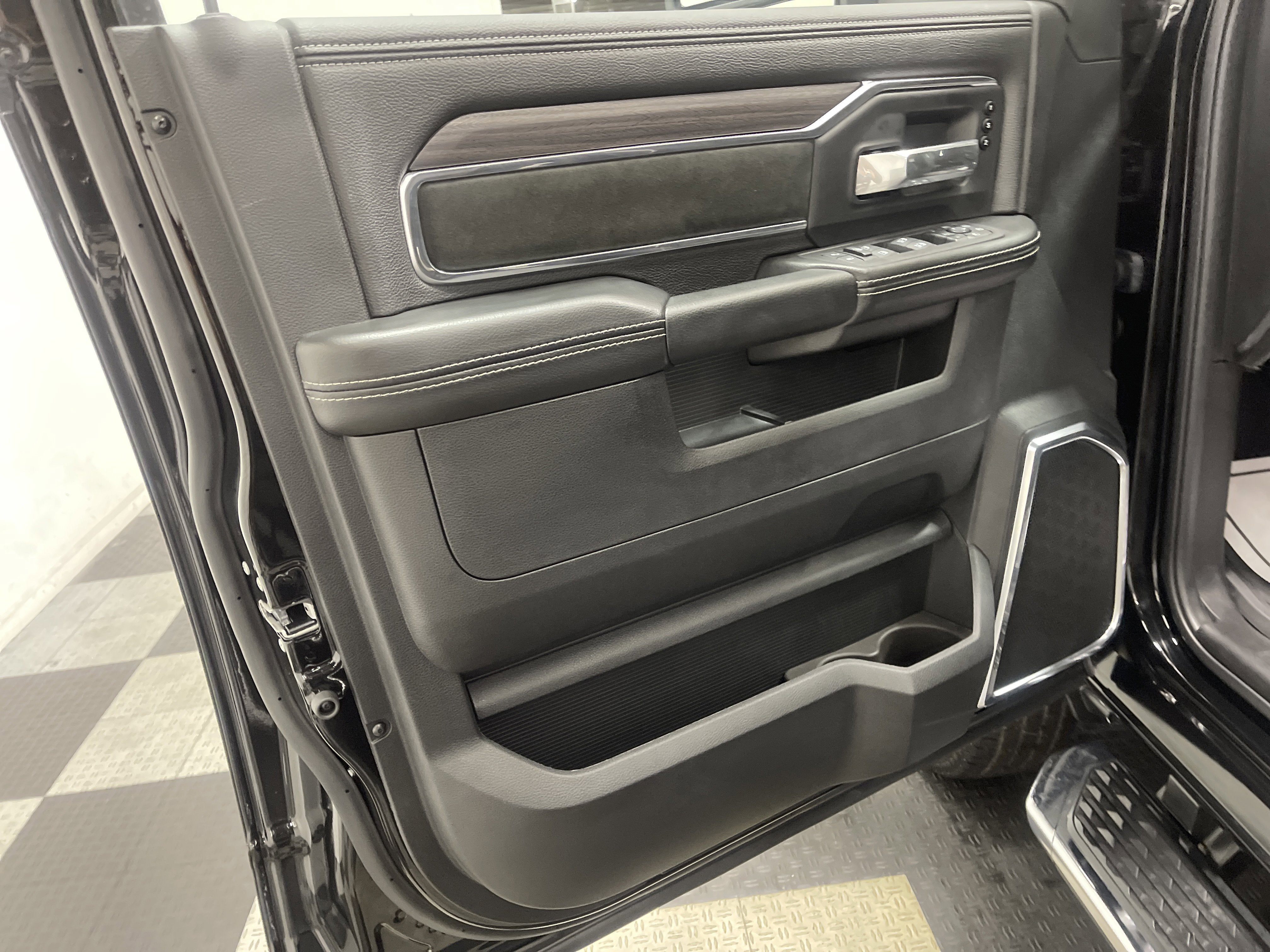 2026 RAM Ram 3500 RAM 3500 LARAMIE CREW CAB 4X4 8' BOX