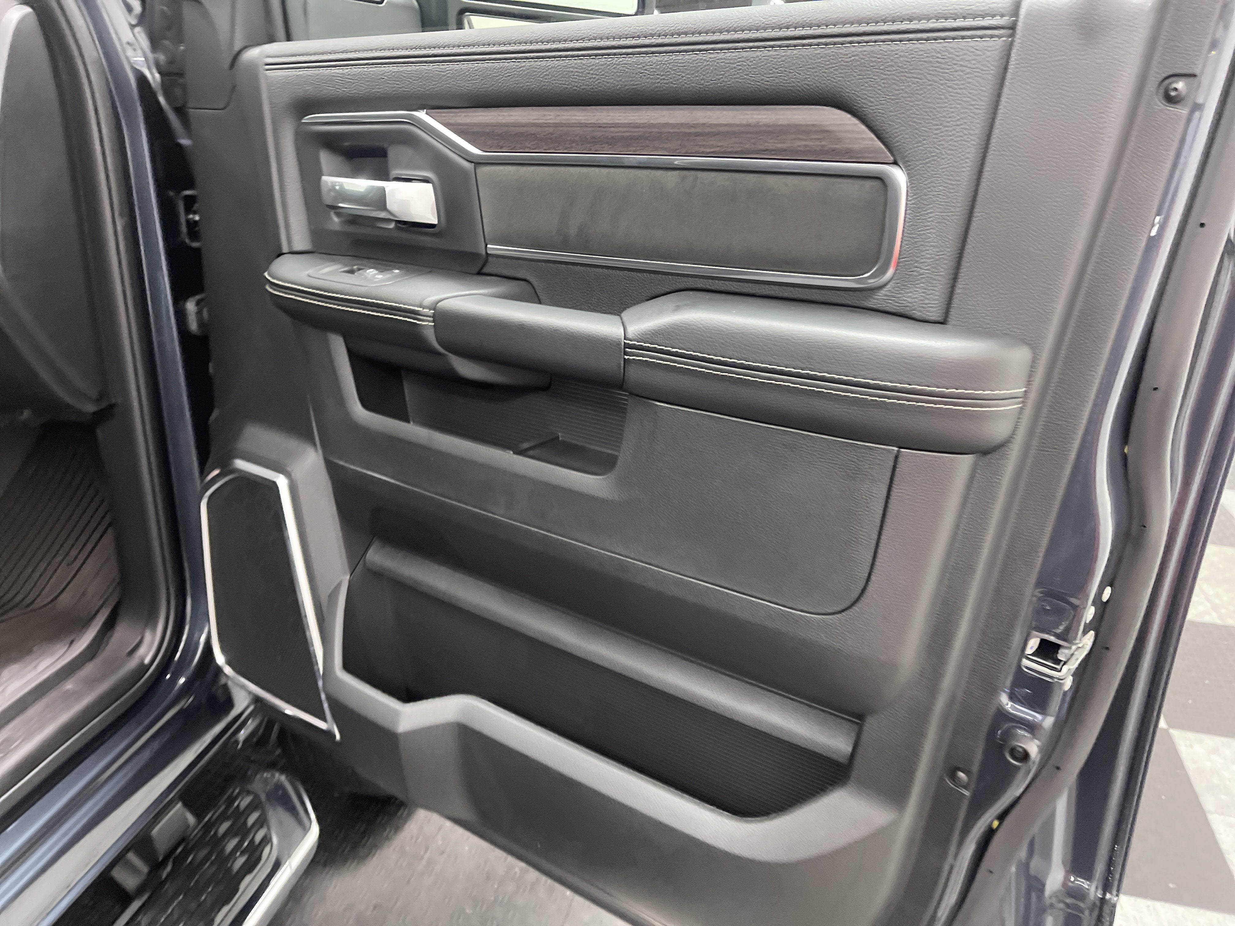 2026 RAM Ram 3500 RAM 3500 LARAMIE CREW CAB 4X4 8' BOX
