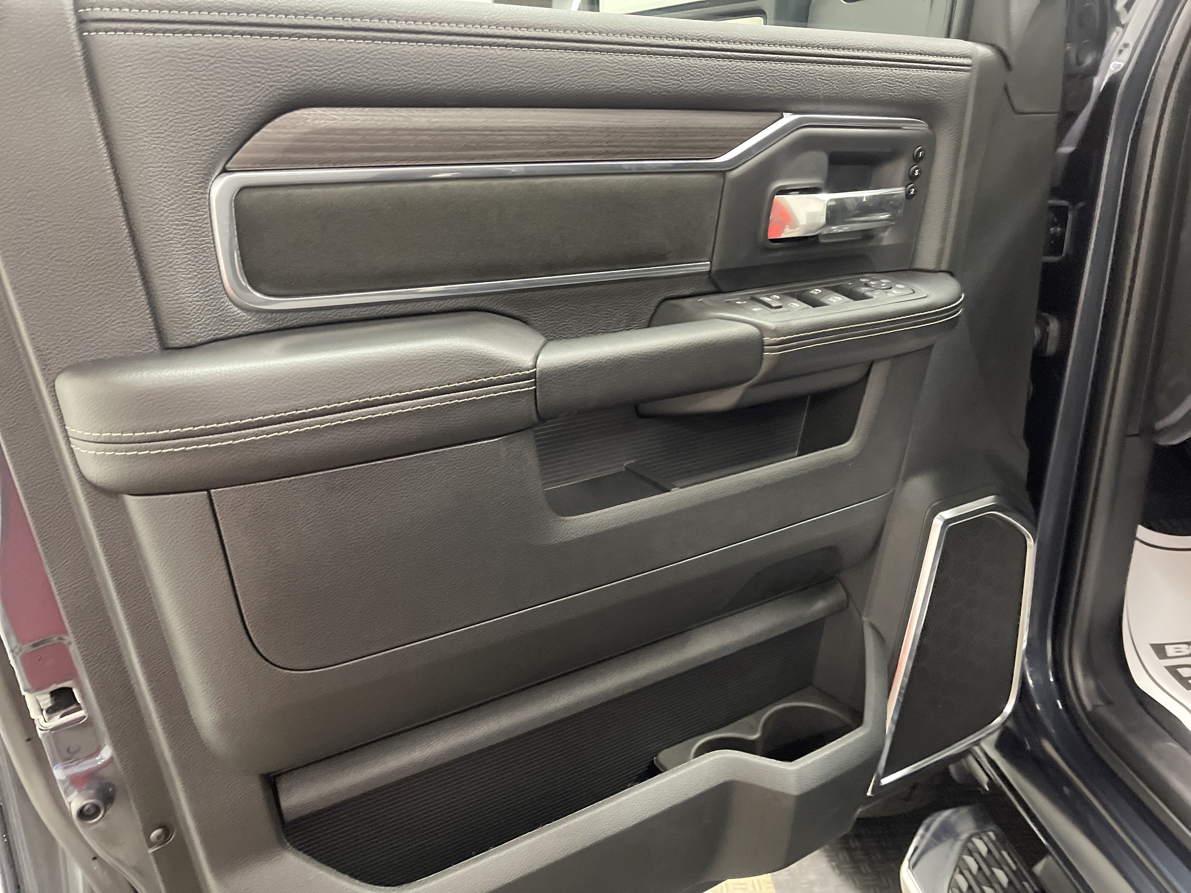 2026 RAM Ram 3500 RAM 3500 LARAMIE CREW CAB 4X4 8' BOX