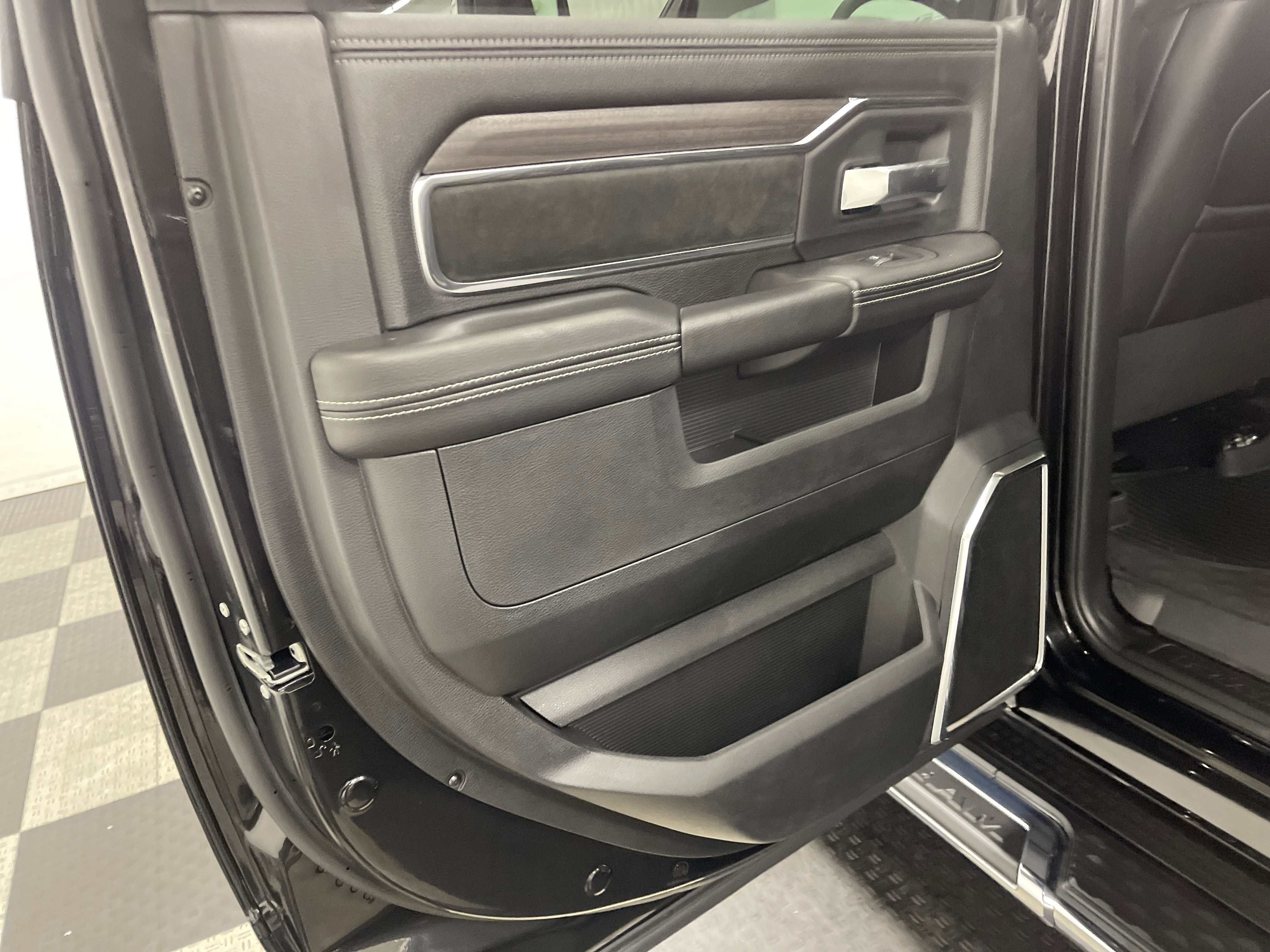 2026 RAM Ram 3500 RAM 3500 LARAMIE CREW CAB 4X4 8' BOX