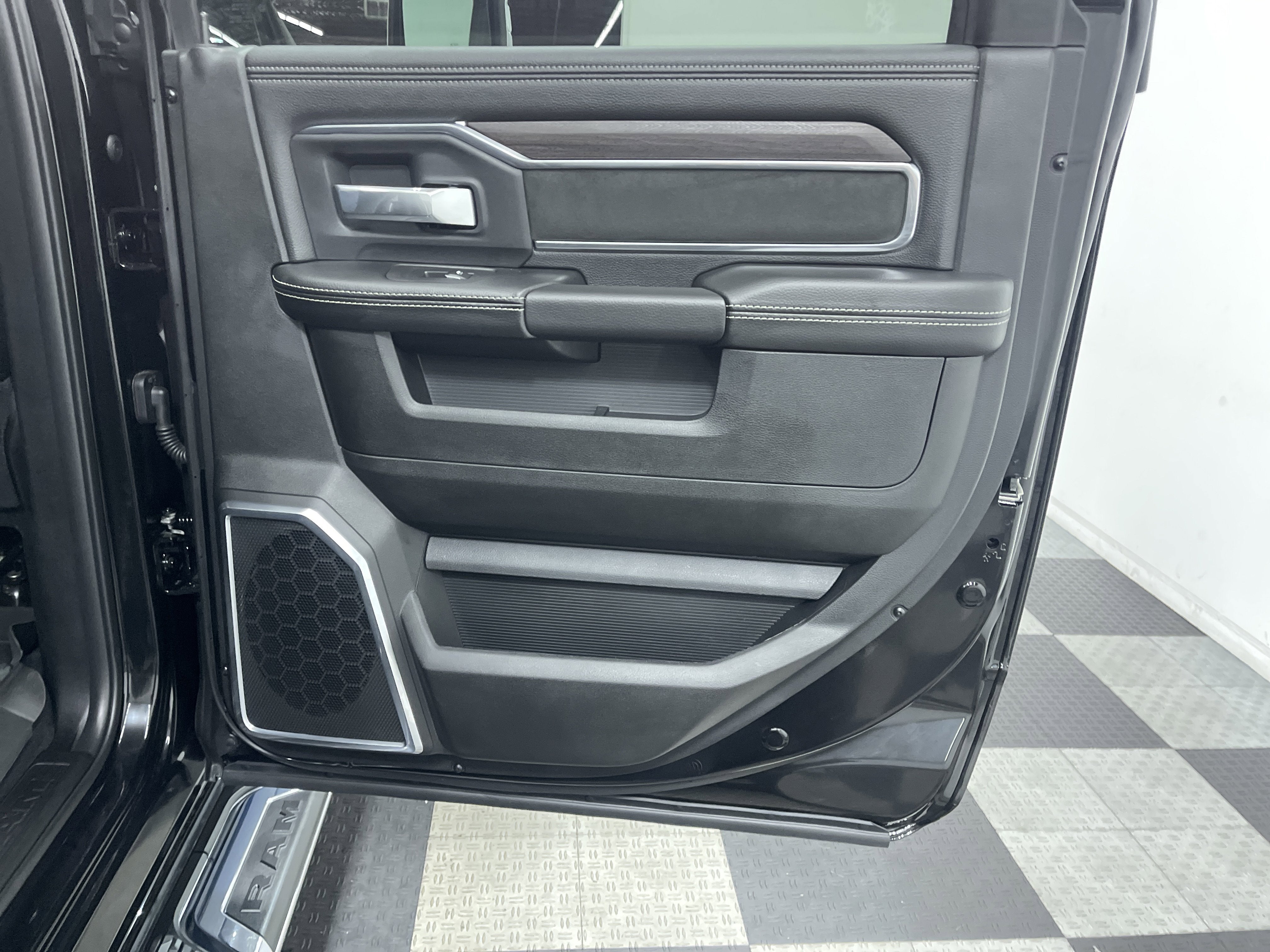 2026 RAM Ram 3500 RAM 3500 LARAMIE CREW CAB 4X4 8' BOX