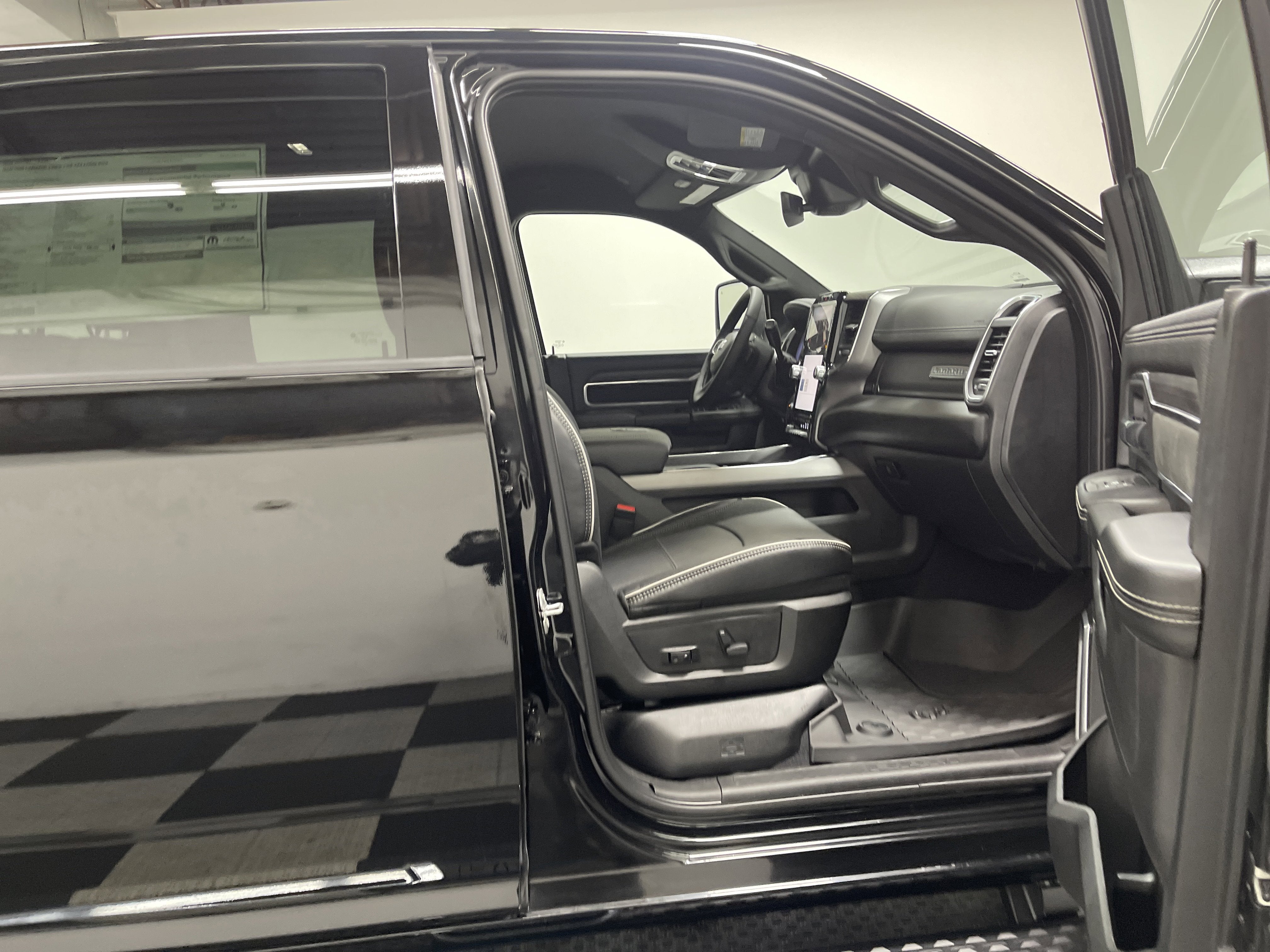 2026 RAM Ram 3500 RAM 3500 LARAMIE CREW CAB 4X4 8' BOX