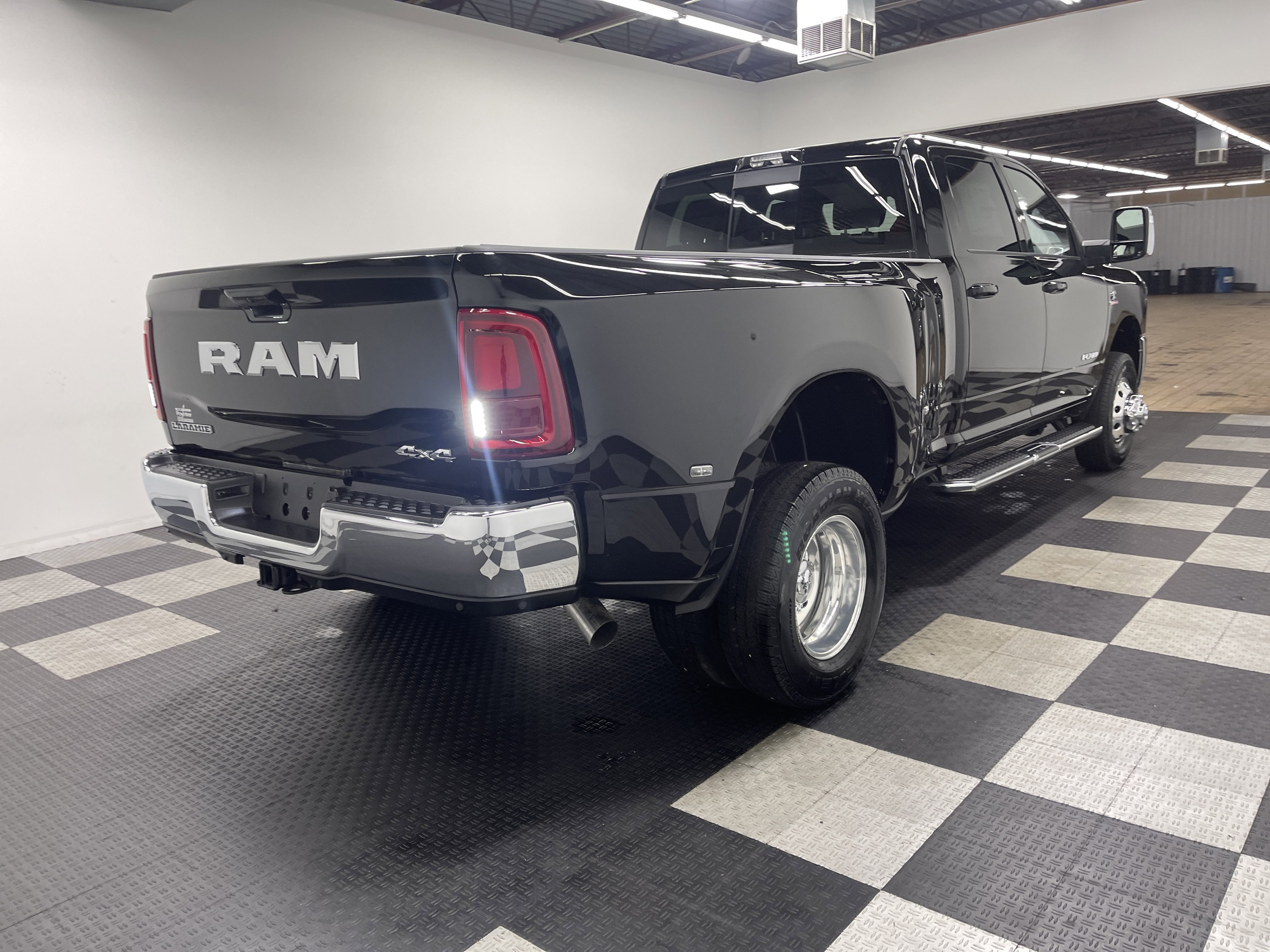 2026 RAM Ram 3500 RAM 3500 LARAMIE CREW CAB 4X4 8' BOX