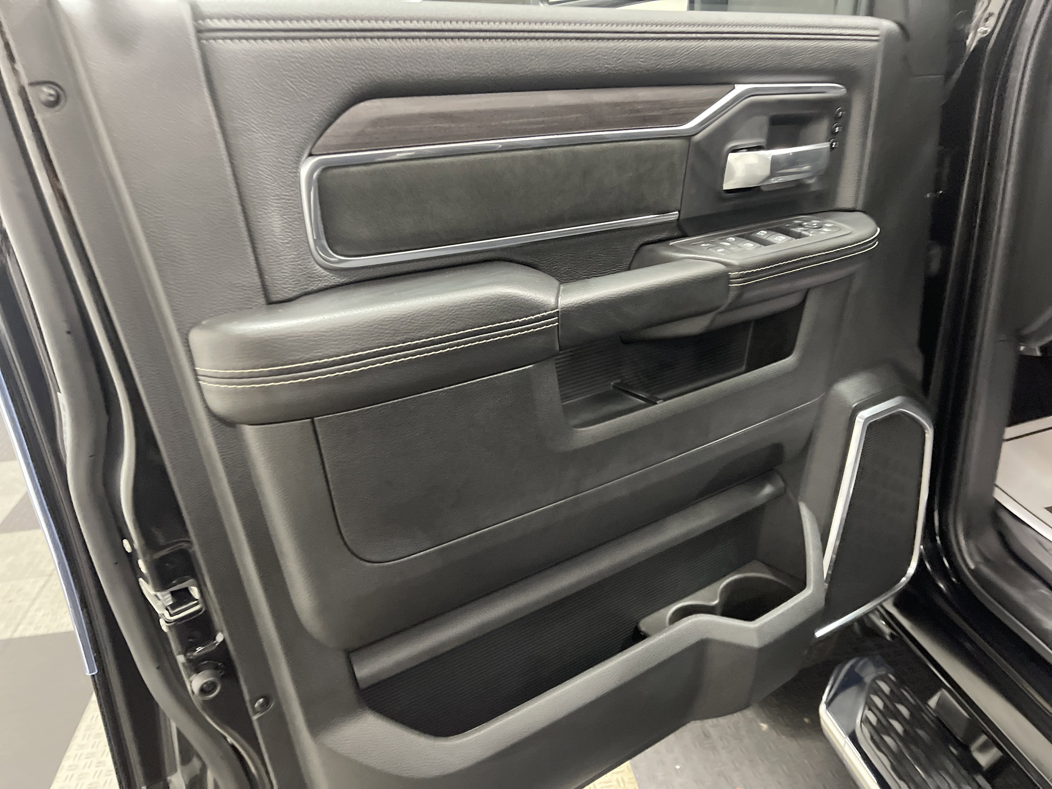 2026 RAM Ram 3500 RAM 3500 LARAMIE CREW CAB 4X4 8' BOX