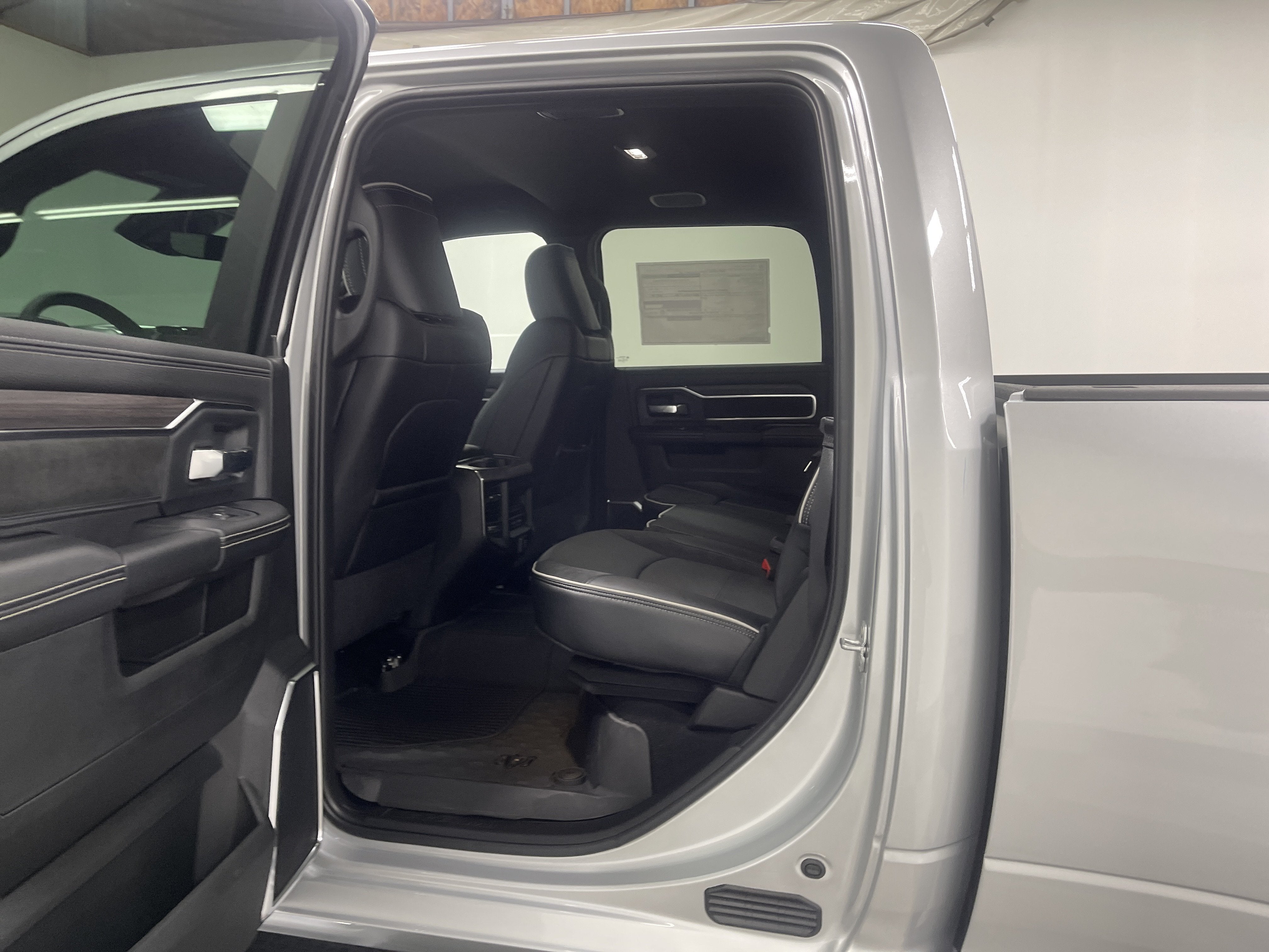 2026 RAM Ram 3500 RAM 3500 LARAMIE CREW CAB 4X4 8' BOX