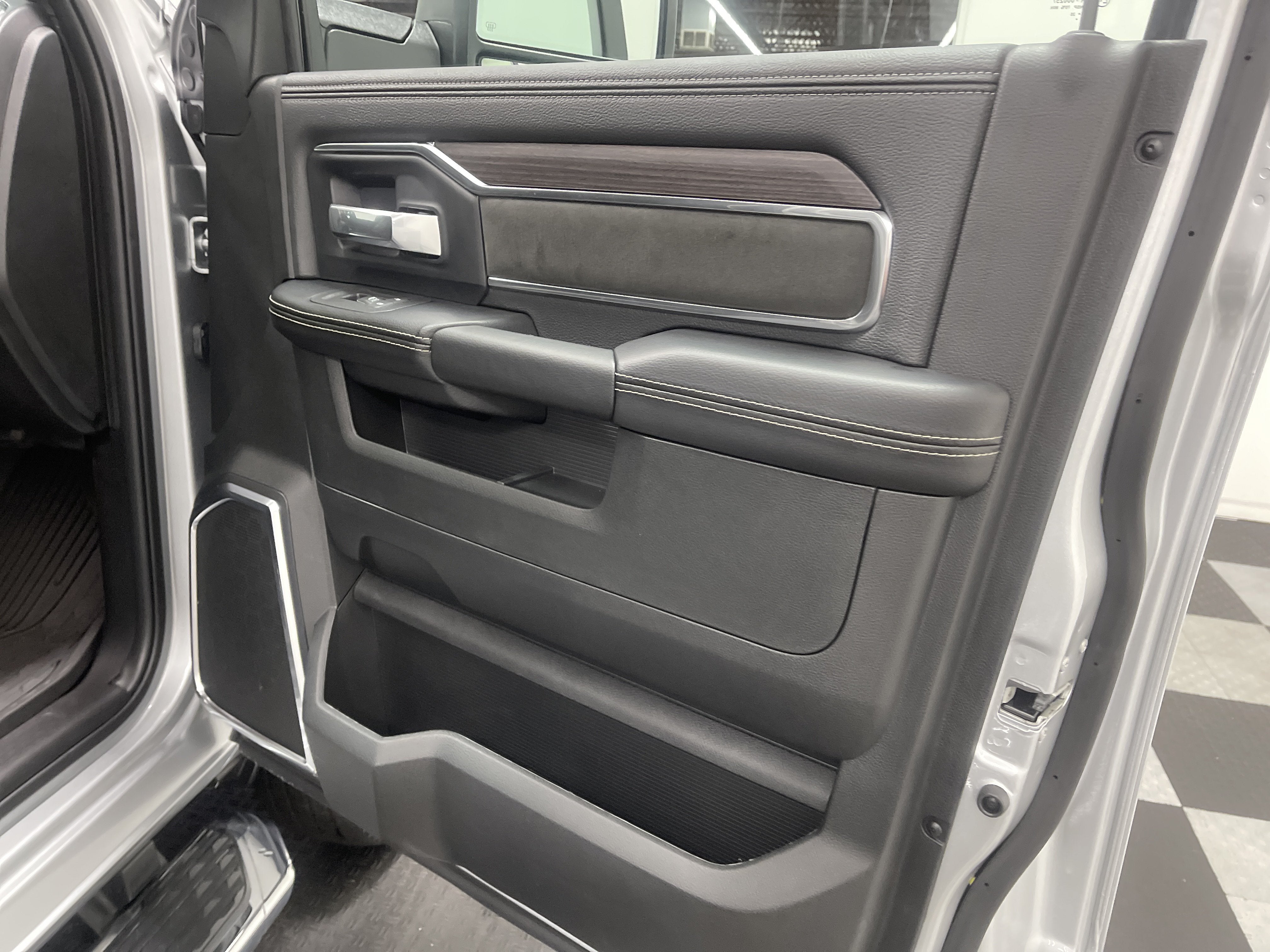 2026 RAM Ram 3500 RAM 3500 LARAMIE CREW CAB 4X4 8' BOX