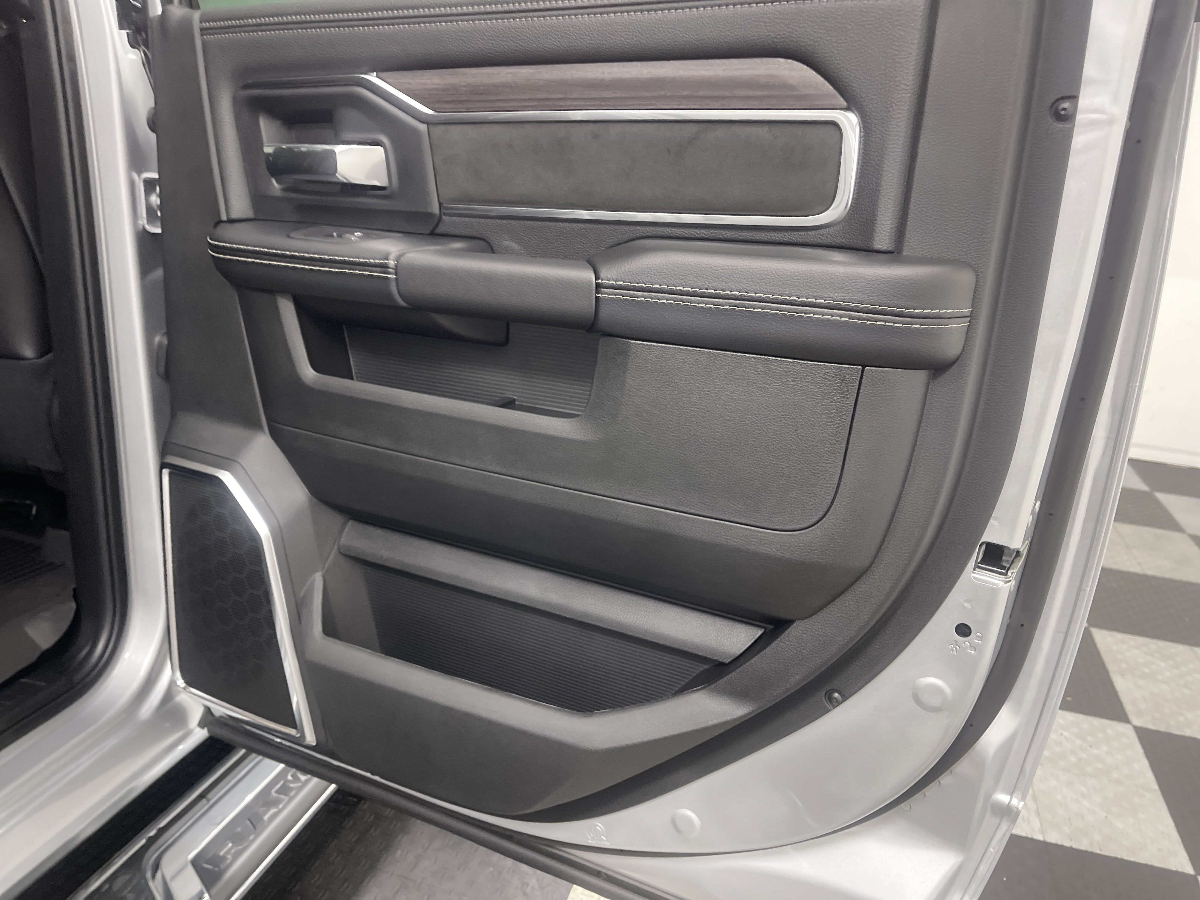 2026 RAM Ram 3500 RAM 3500 LARAMIE CREW CAB 4X4 8' BOX